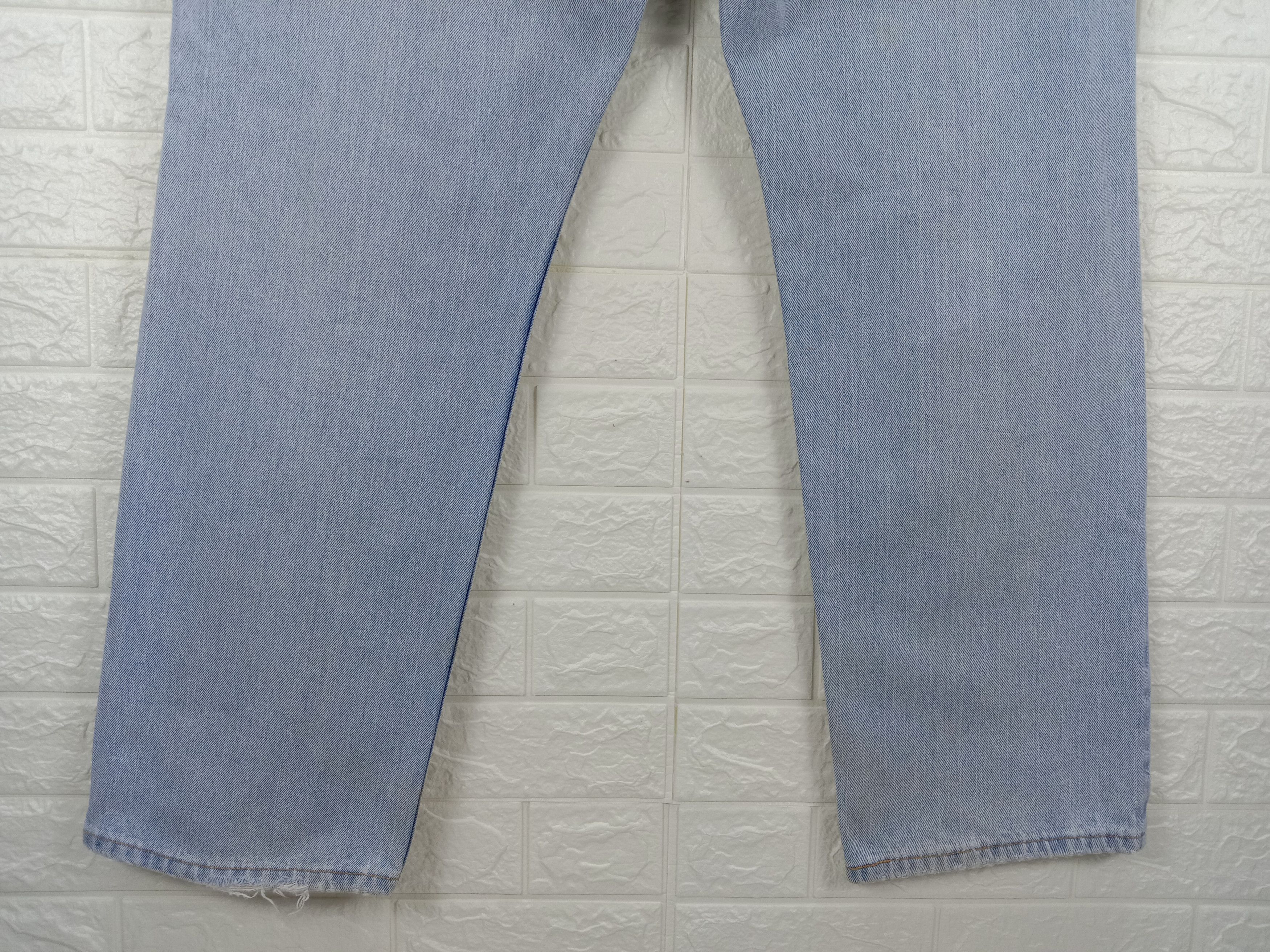 Levi's Vintage Levi's 505 Light Wash Jeans Regular Fit Denim Size US 38 / EU 54 - 8 Thumbnail