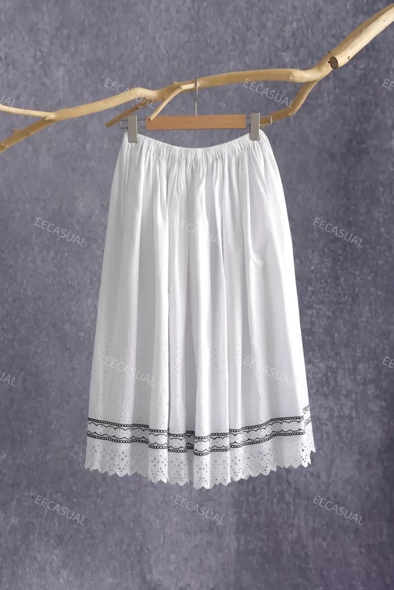 Comme des Garcons Comme des Garcons size S White openwork embroidered skirt Size 23" - 1 Thumbnail