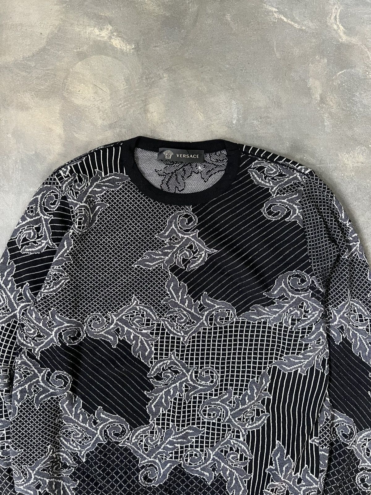 Versace Versace Motif Floral Knitwear Vintage Size US M / EU 48-50 / 2 - 4 Thumbnail
