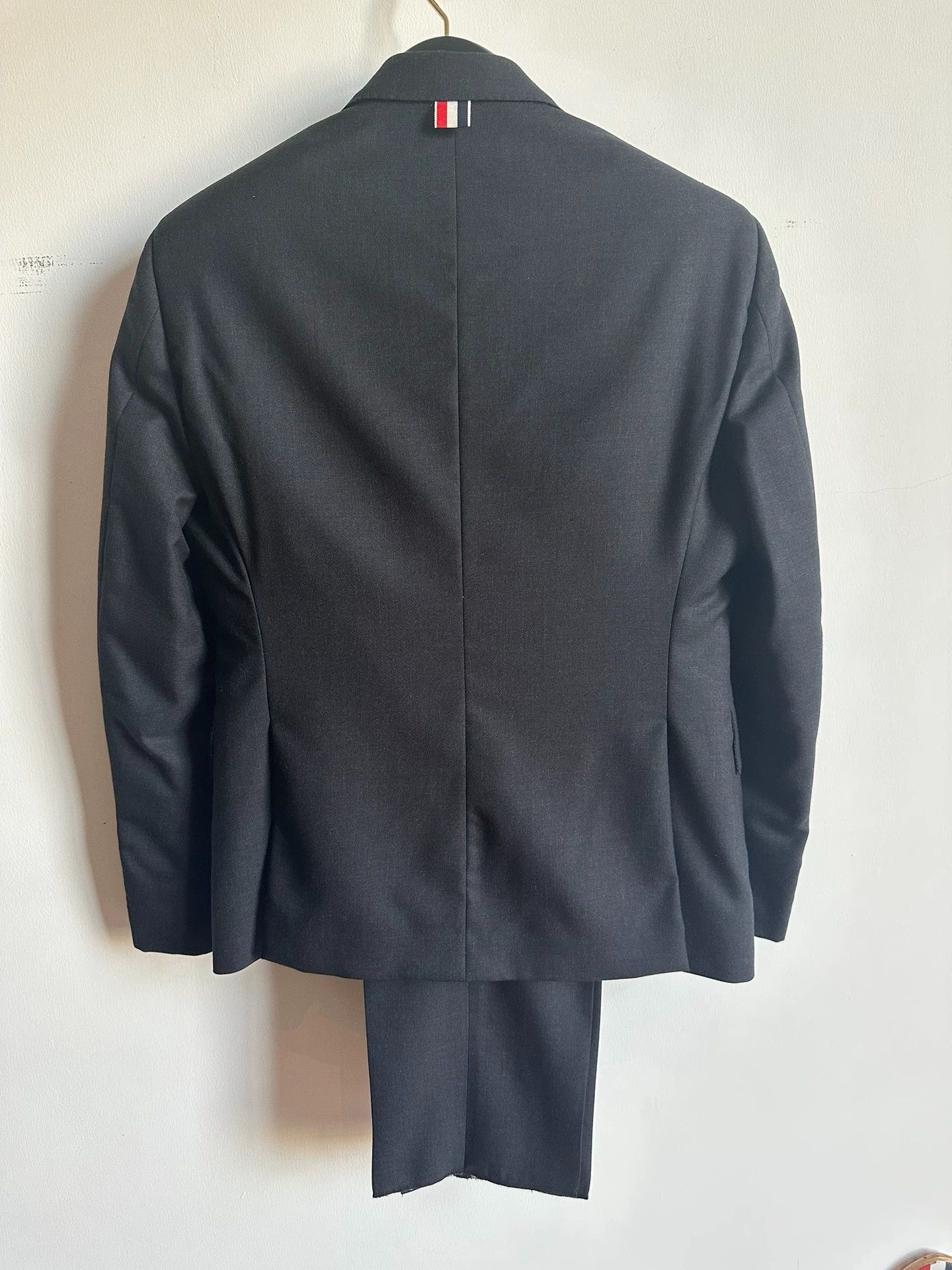 Thom Browne Thom Browne Classic Solid Charcoal Slim Fit Suit Size 2 Size US M / EU 48-50 / 2 - 2 Thumbnail