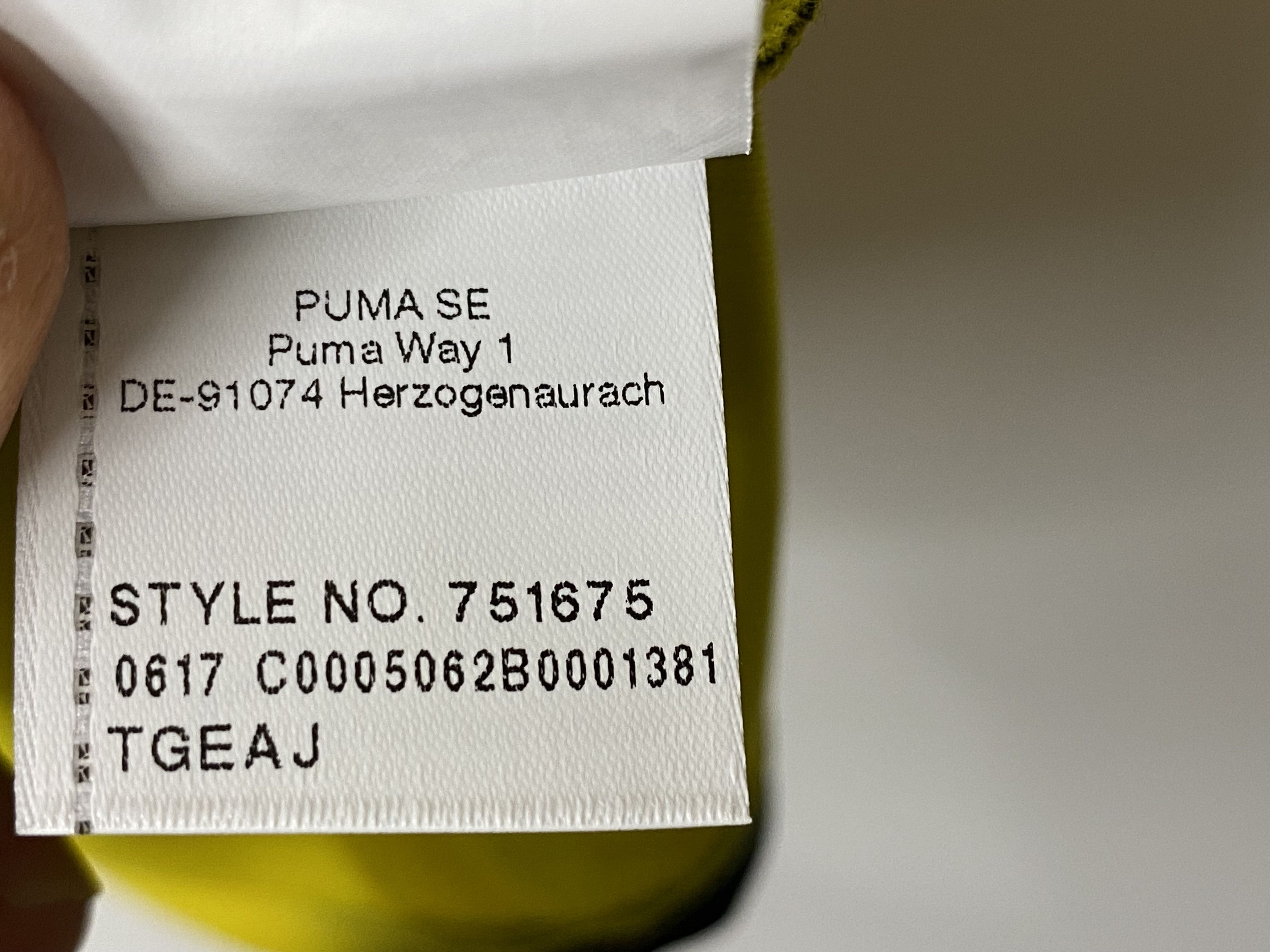 Puma BORUSSIA DORTMUND 2017-18 HOME FOOTBALL SHIRT SOCCER JERSEY Size US XXL / EU 58 / 5 - 8 Thumbnail