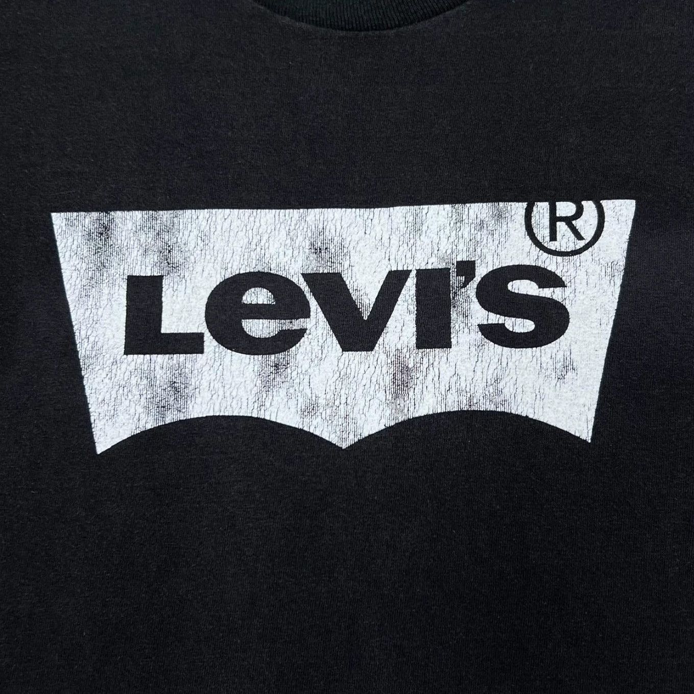 Levi's Levi's Classic Tab Logo Spellout Black Graphic T-Shirt M Mens Medium Graphic Print Front - Font Arial - 19/29/8"} Size US M / EU 48-50 / 2 - 5 Thumbnail