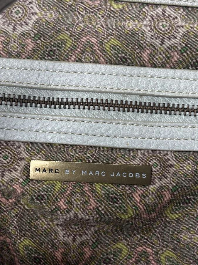 Marc Jacobs 2000s Marc by Marc Jacobs Cream Leather Multi-Pocket Shoulder Bag Size ONE SIZE - 16 Thumbnail
