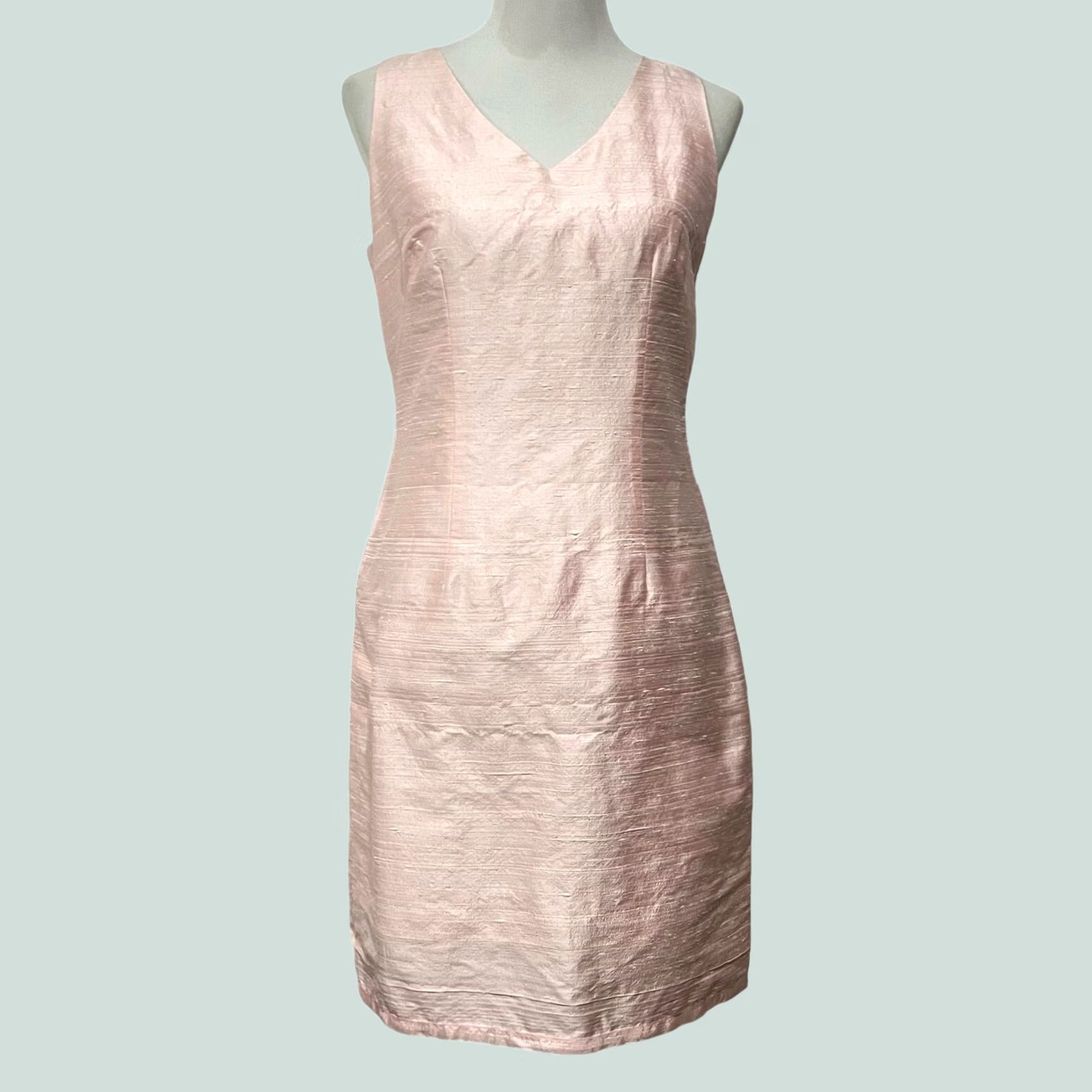 Pinko VINTAGE Trio New York Silk Sleeveless Dress Pink V-Neck Women Sz 6 Sheath Dress Womens Pink Silk Sleeveless V-Neck Knee Length 100% Silk Size M / US 6-8 / IT 42-44 - 1 Thumbnail