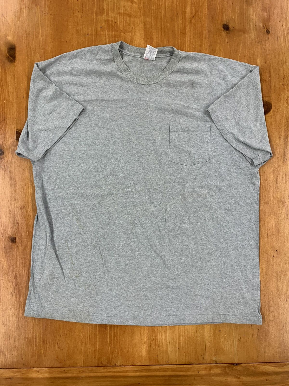 Vintage Vintage Hanes Blank Pocket T-Shirt Size US XXL / EU 58 / 5 - 1 Thumbnail