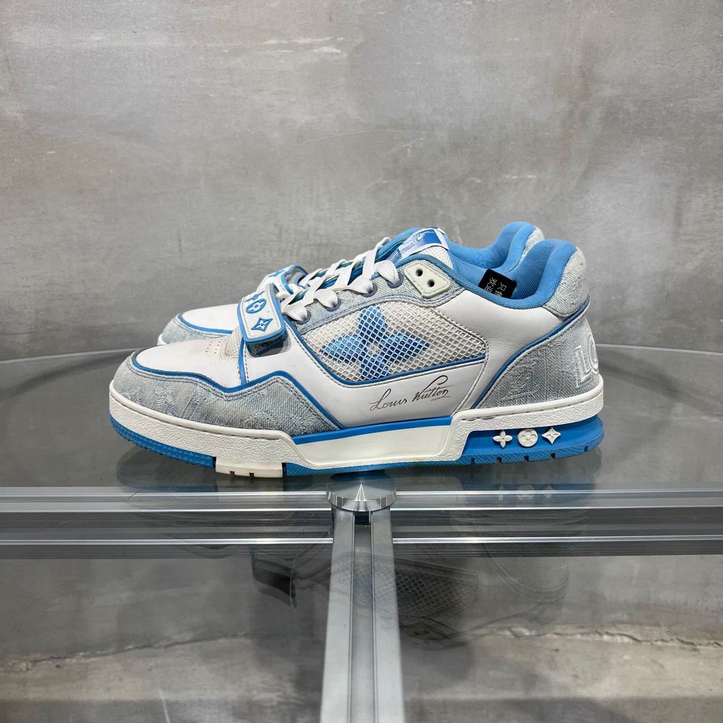 Louis Vuitton LV TRAINER White Blue Denim Velcro UK8.5/42.5 Size US 9.5 / EU 42-43 - 3 Thumbnail