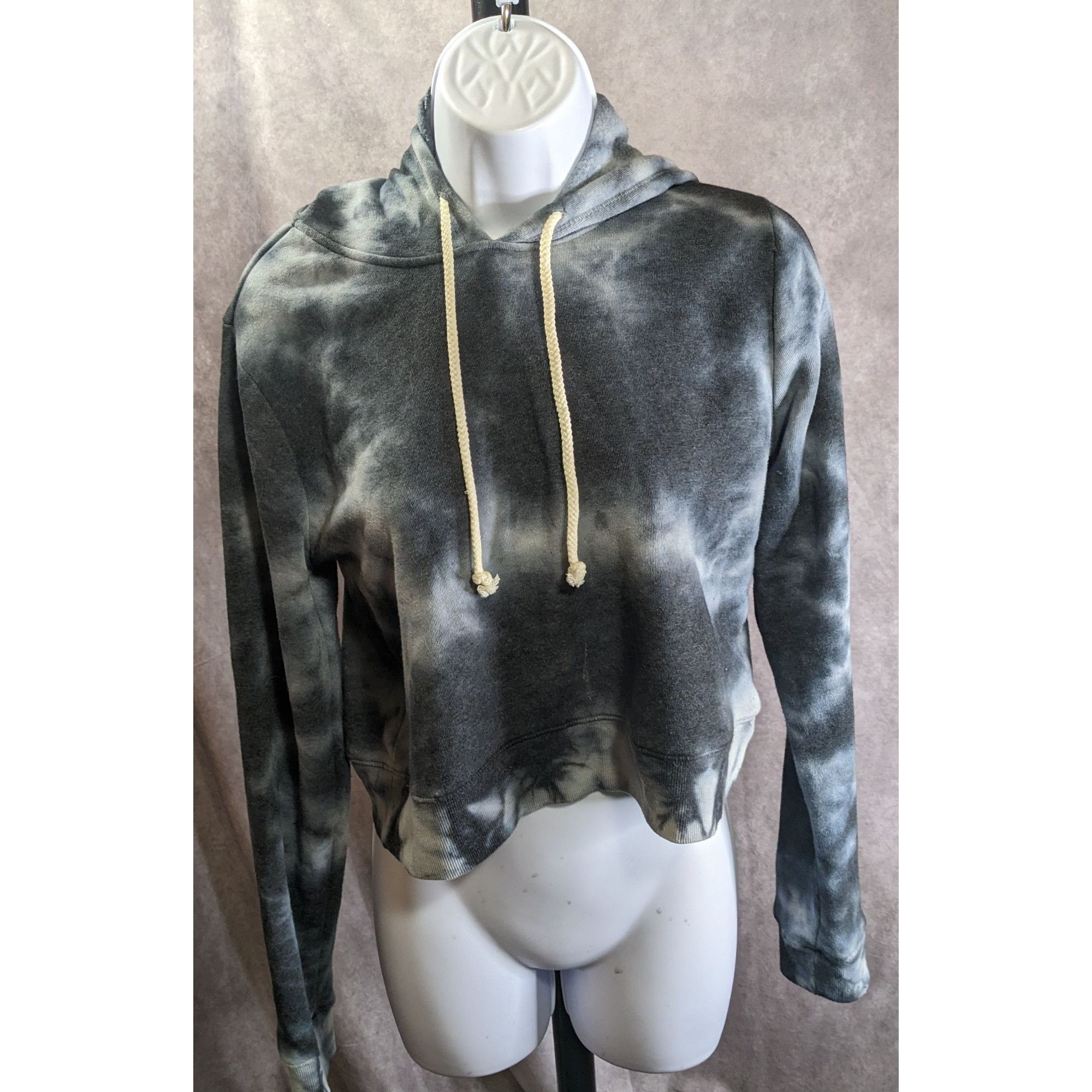Threads 4 Thought Threads 4 Thought Womens Tie-Dye Cropped Hoodie XS Black & W Size XS / US 0-2 / IT 36-38 - 2 Thumbnail