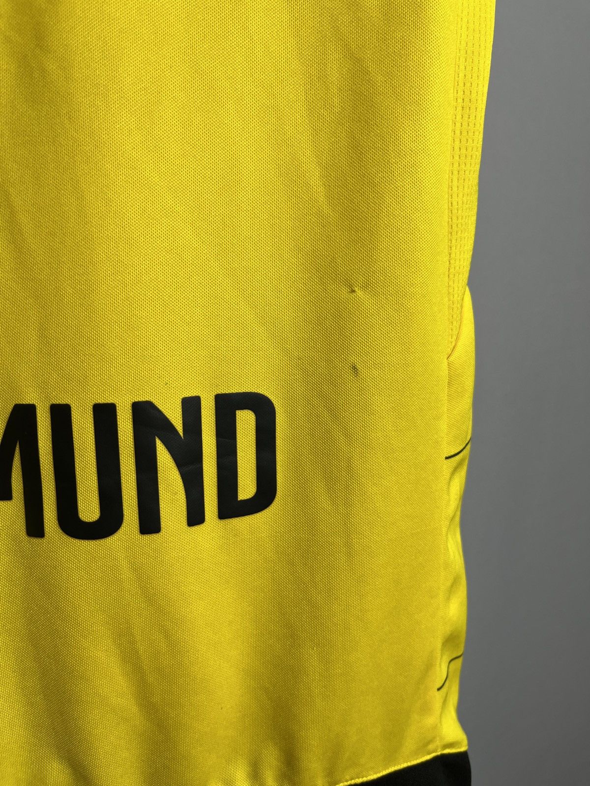 Puma BORUSSIA DORTMUND 2015 2016 HOME FOOTBALL SHIRT JERSEY PUMA Size US S / EU 44-46 / 1 - 12 Thumbnail