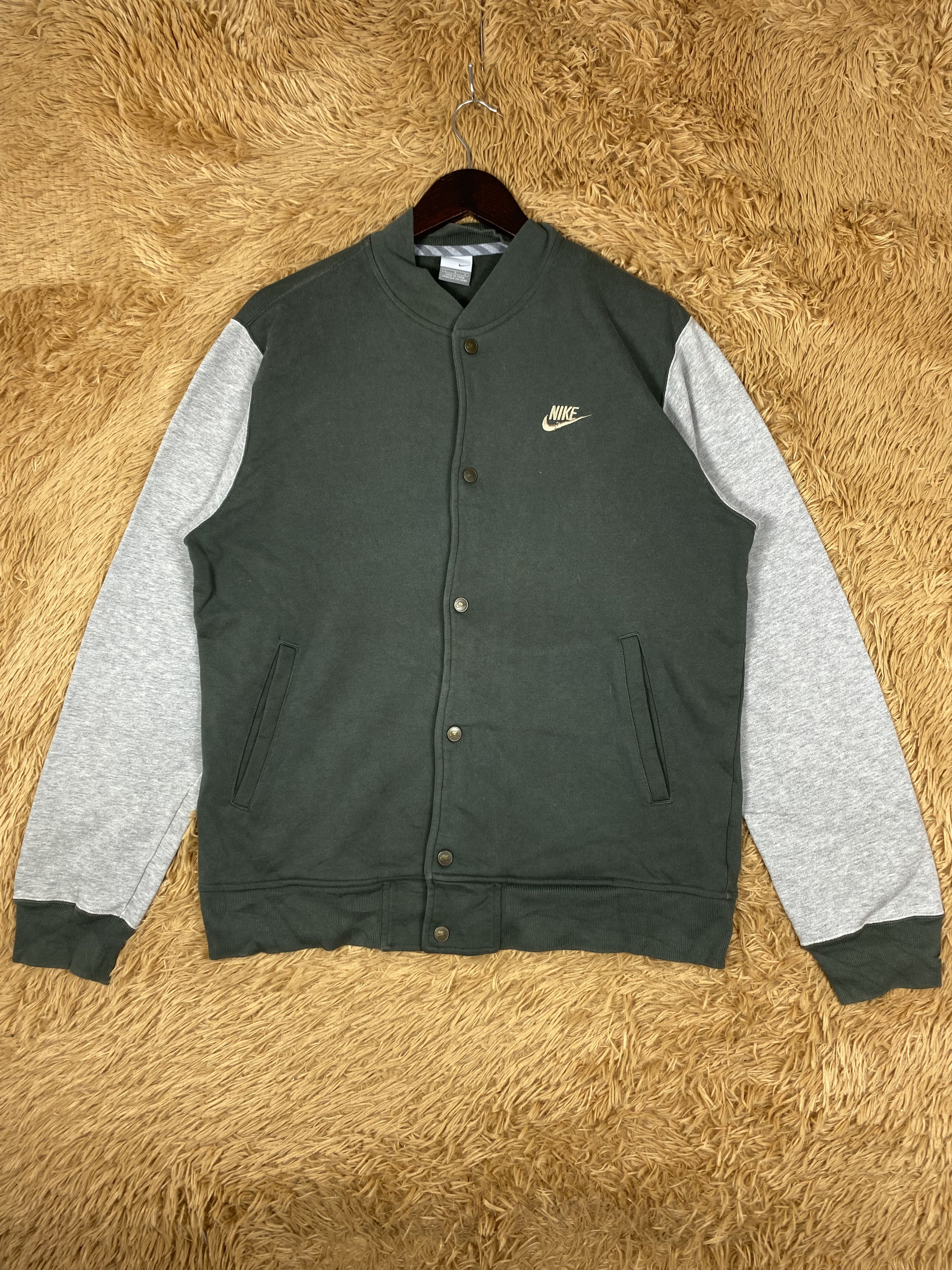 Nike Vintage Nike Varsity Jacket DJ1081 Size US L / EU 52-54 / 3 - 1 Thumbnail