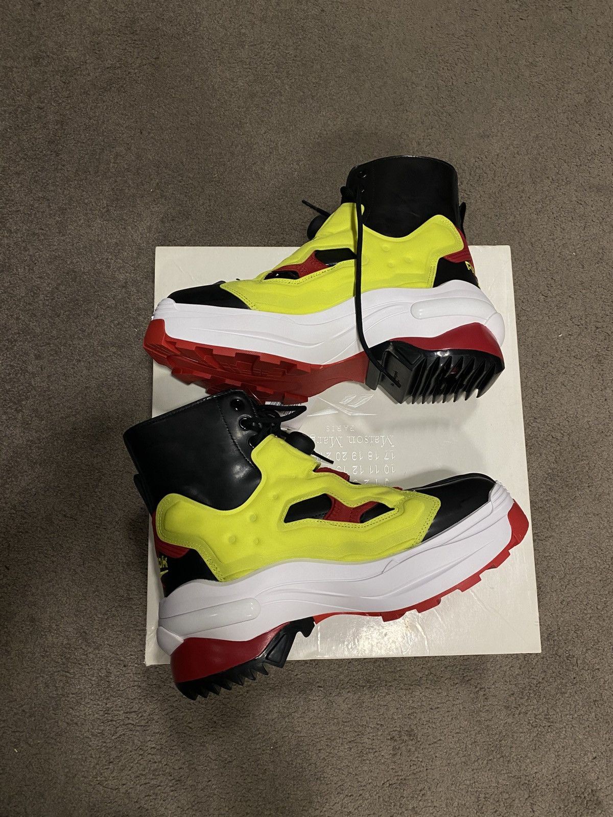 Maison Margiela × Reebok Maison Margiela x Reebok Tabi New With Box Sneakers Size US 9 / EU 42 - 4 Thumbnail