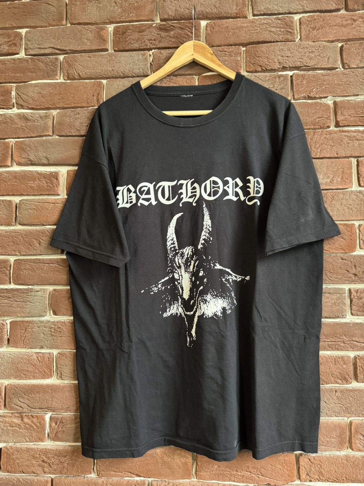 Band Tees Rare Bathory Band Black Metal T-Shirt Goth Hype xl Size US XL / EU 56 / 4 - 1 Thumbnail