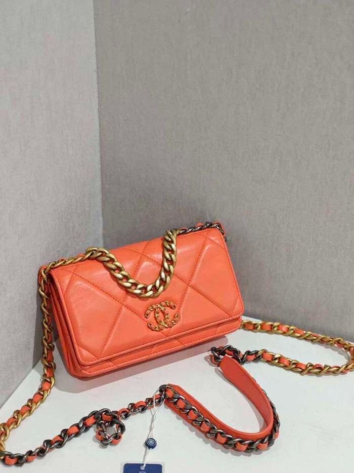 Chanel Pre-loved Bag Very good condition Size ONE SIZE - 1 Thumbnail