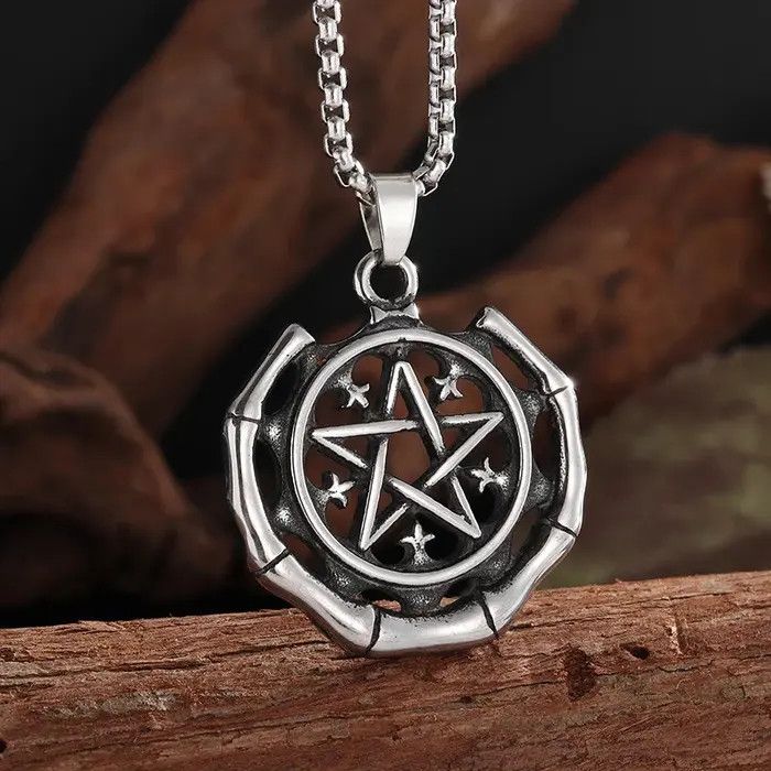 Jewelry Rock Skull Pendant Necklace Size ONE SIZE - 1 Thumbnail