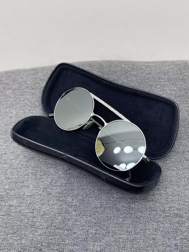 Chanel Chanel Sunglasses Size ONE SIZE - 5 Thumbnail
