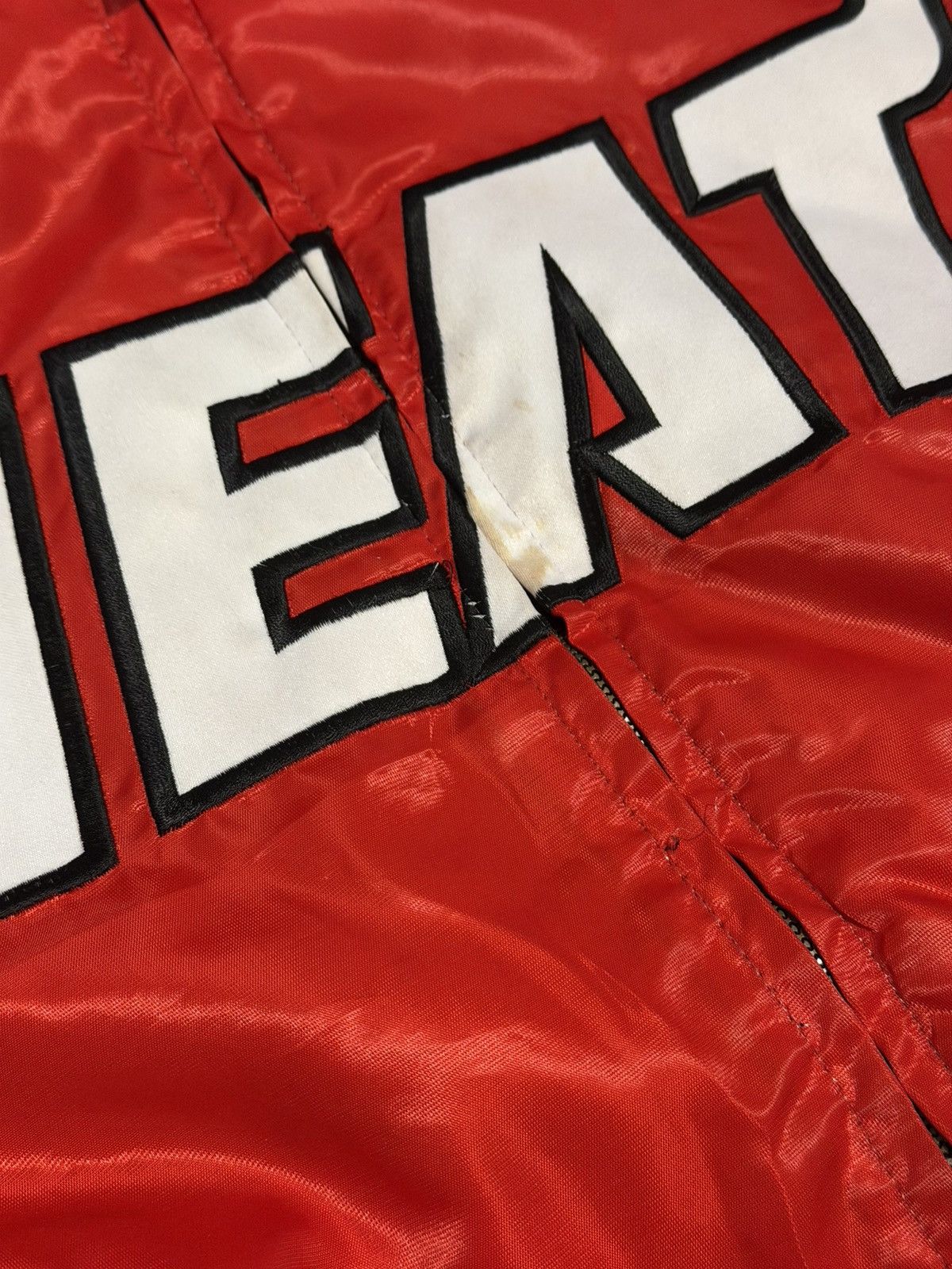 Majestic Majestic Miami Heat Reversible Satin Bomber Jacket Sz Medium Size US M / EU 48-50 / 2 - 4 Thumbnail