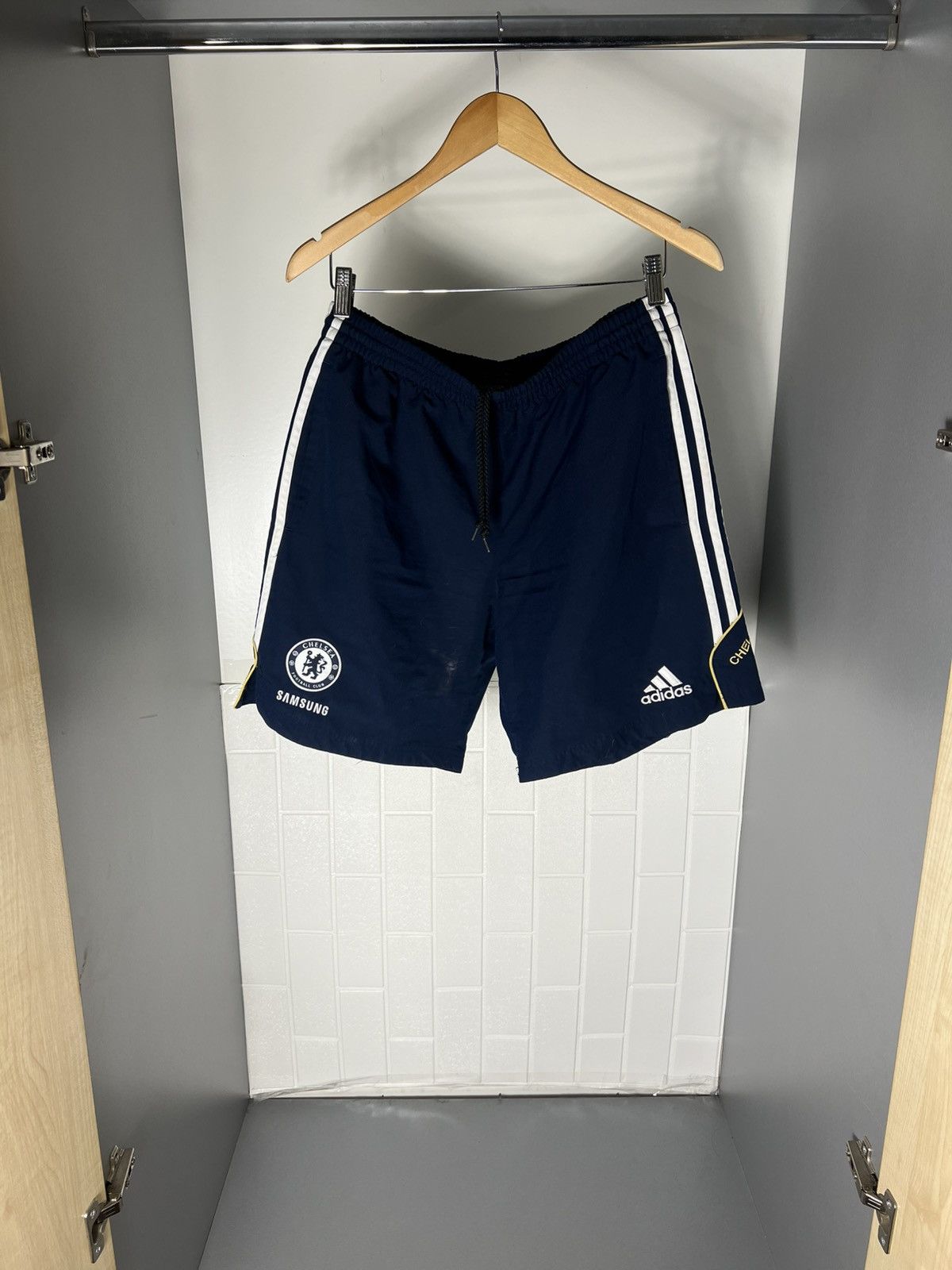 Adidas VINTAGE ADIDAS FC CHELSEA LONDON ENGLAND SOCCER JERSEY RETRO Size US XL / EU 56 / 4 - 1 Thumbnail