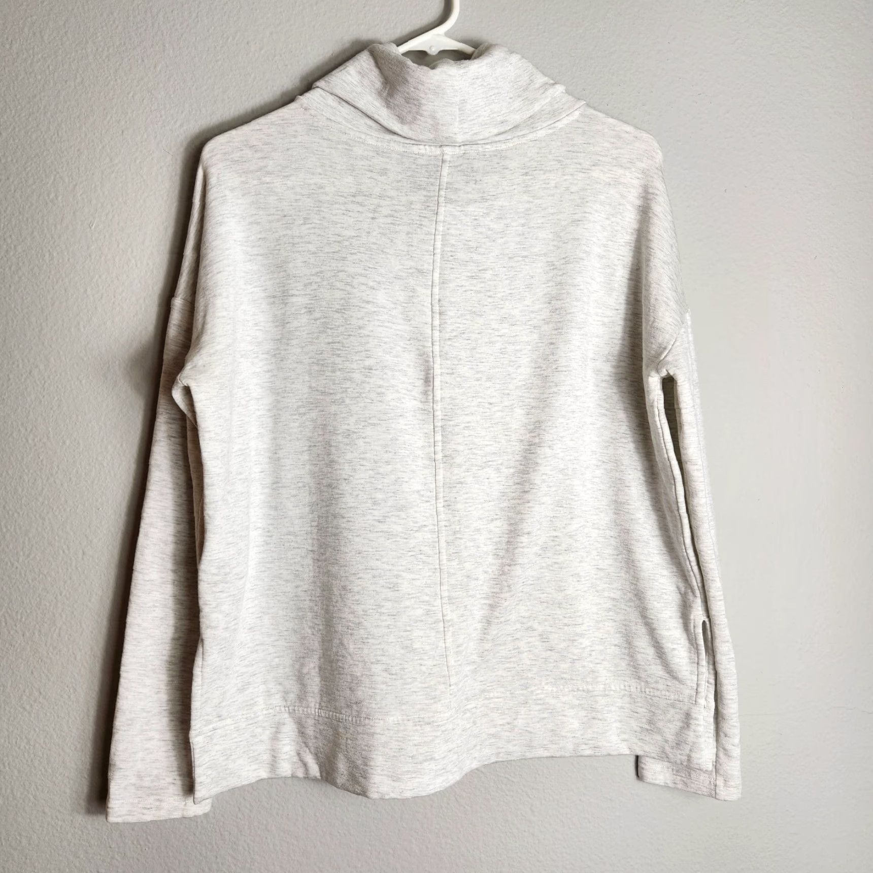 Banana Republic VINTAGE Banana Republic Womens Light Gray Cloud Terry Cropped Funnel NeckTop-Size S Size S / US 4 / IT 40 - 5 Thumbnail