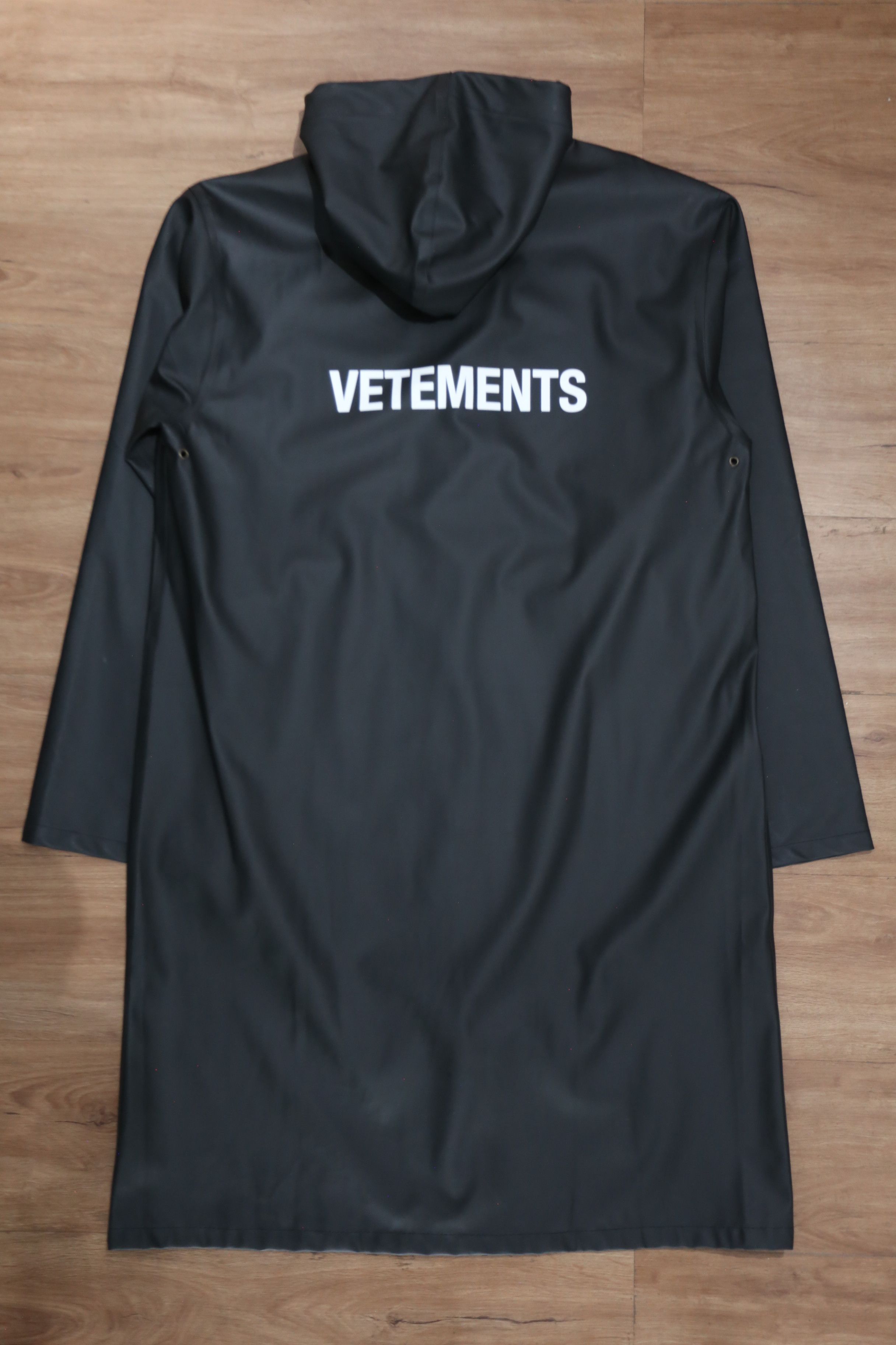 Vetements Raincoat | Grailed
