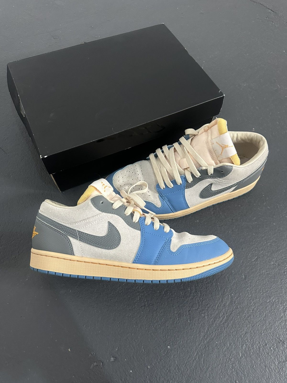 Nike Jordan 1 Low (Vintage UNC Grey) Size US 9.5 / EU 42-43 - 1 Thumbnail