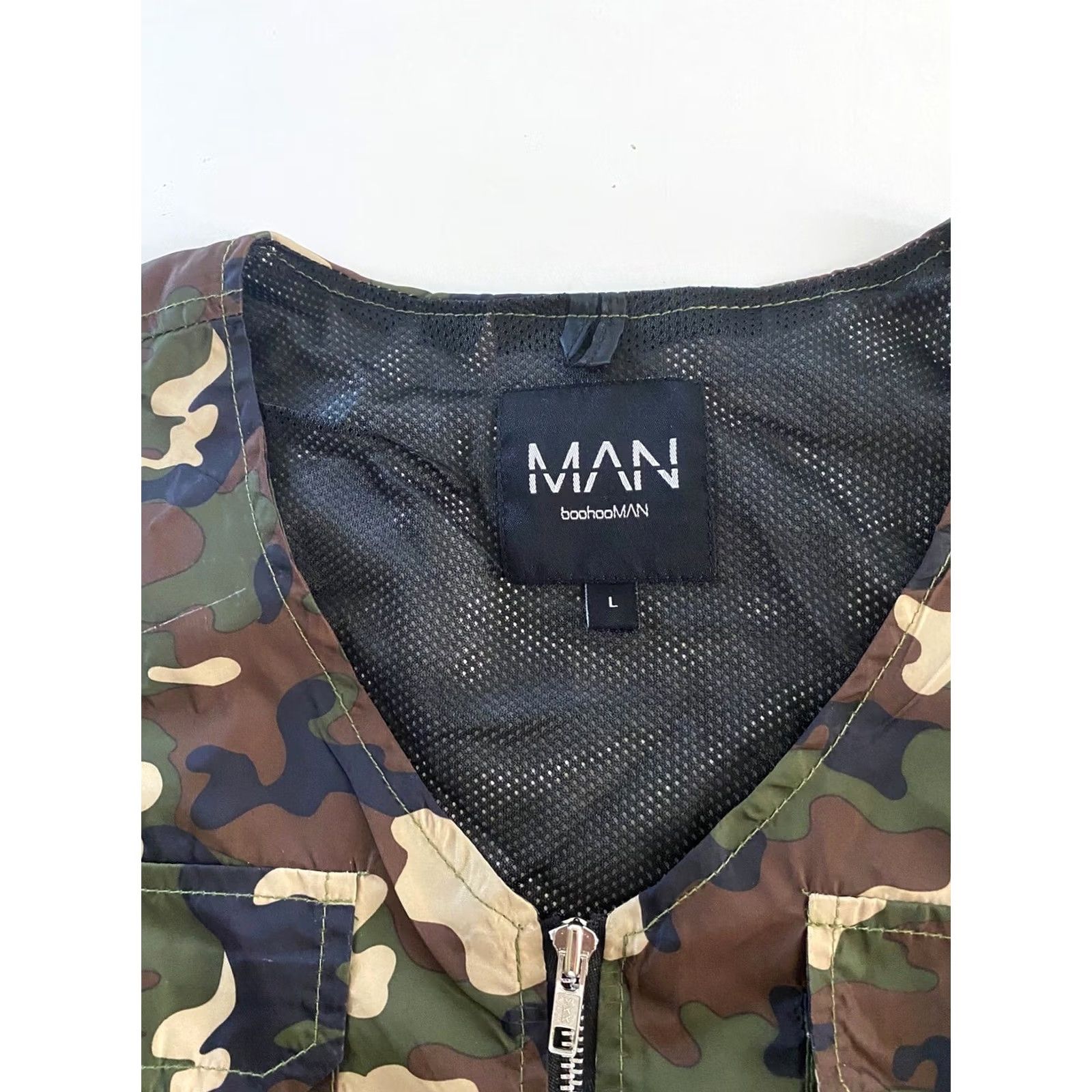 Boohoo Boohoo Man Caoflage Zippered VEST Large L Mens Vest Multicolor 90s Style Size US L / EU 52-54 / 3 - 5 Thumbnail