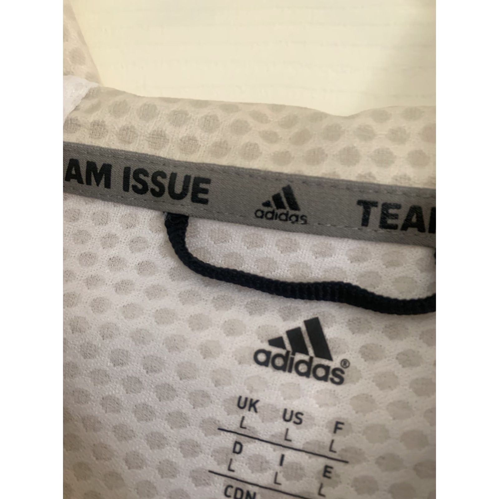 Adidas Adidas Womens Team Issue Fleece Full Zip Hoodie White L Large Hoodie Womens Size L / US 10 / IT 46 - 6 Thumbnail