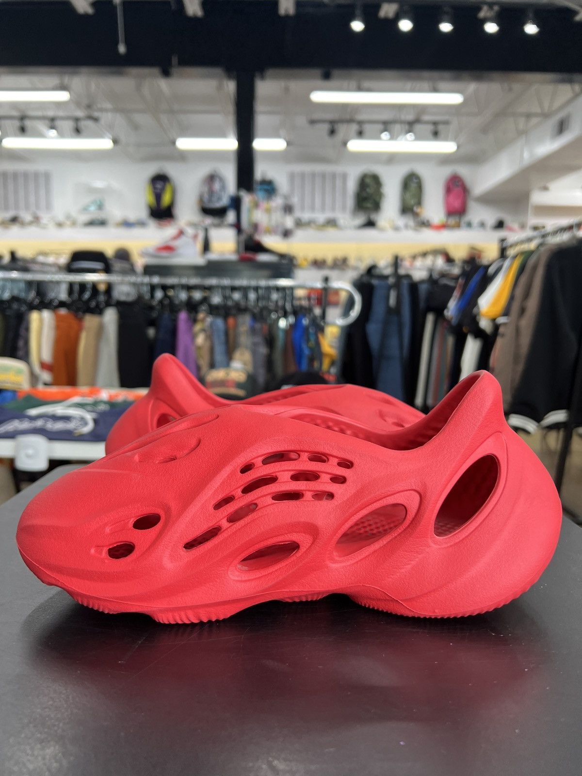 Adidas Adidas Yeezy Foam RNNR Vermillion Sz. 6 (2021) Size US 6 / EU 39 - 3 Thumbnail