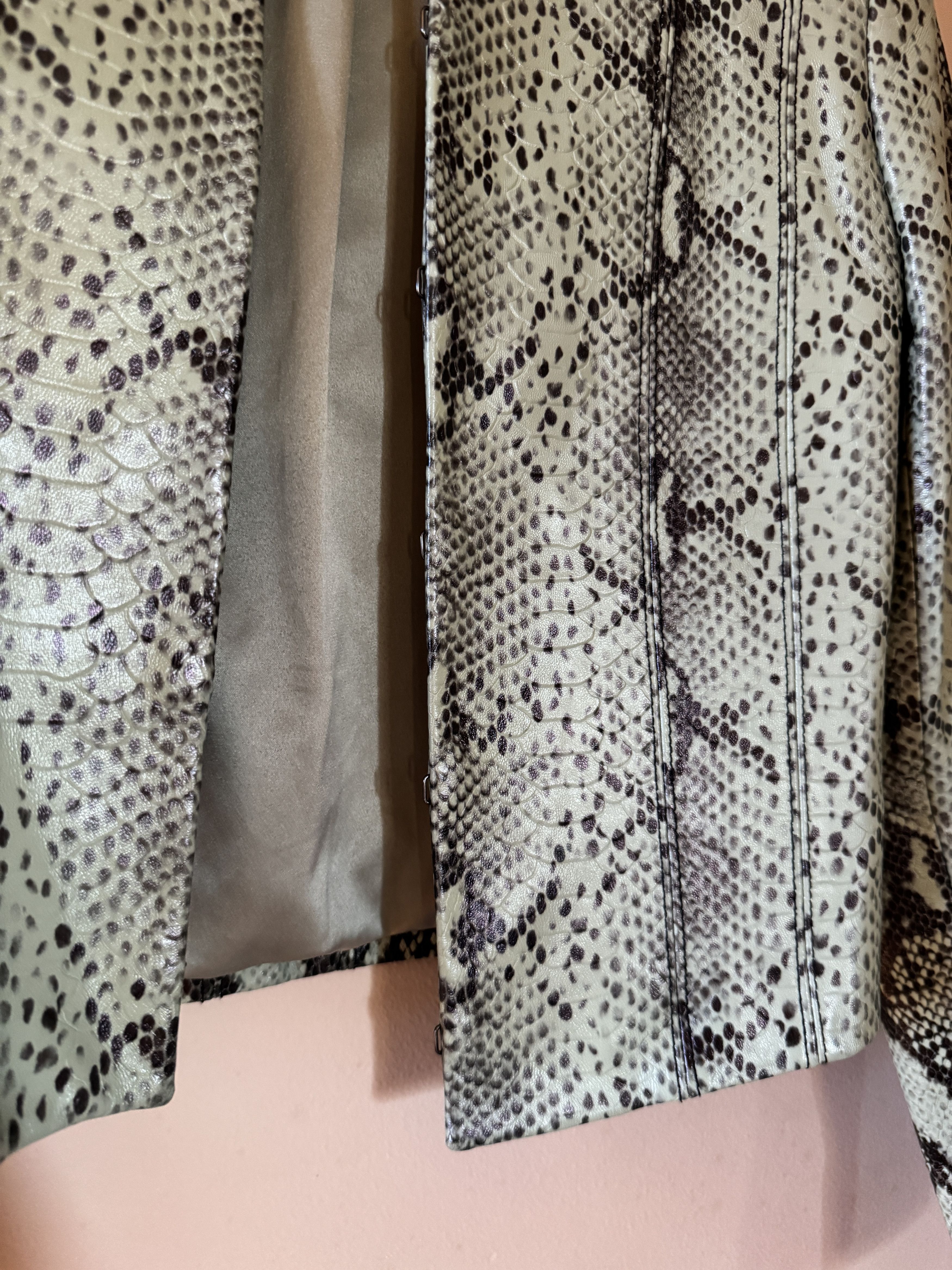 Alice + Olivia Snake Print Leather Jacket Size XS / US 0-2 / IT 36-38 - 3 Thumbnail