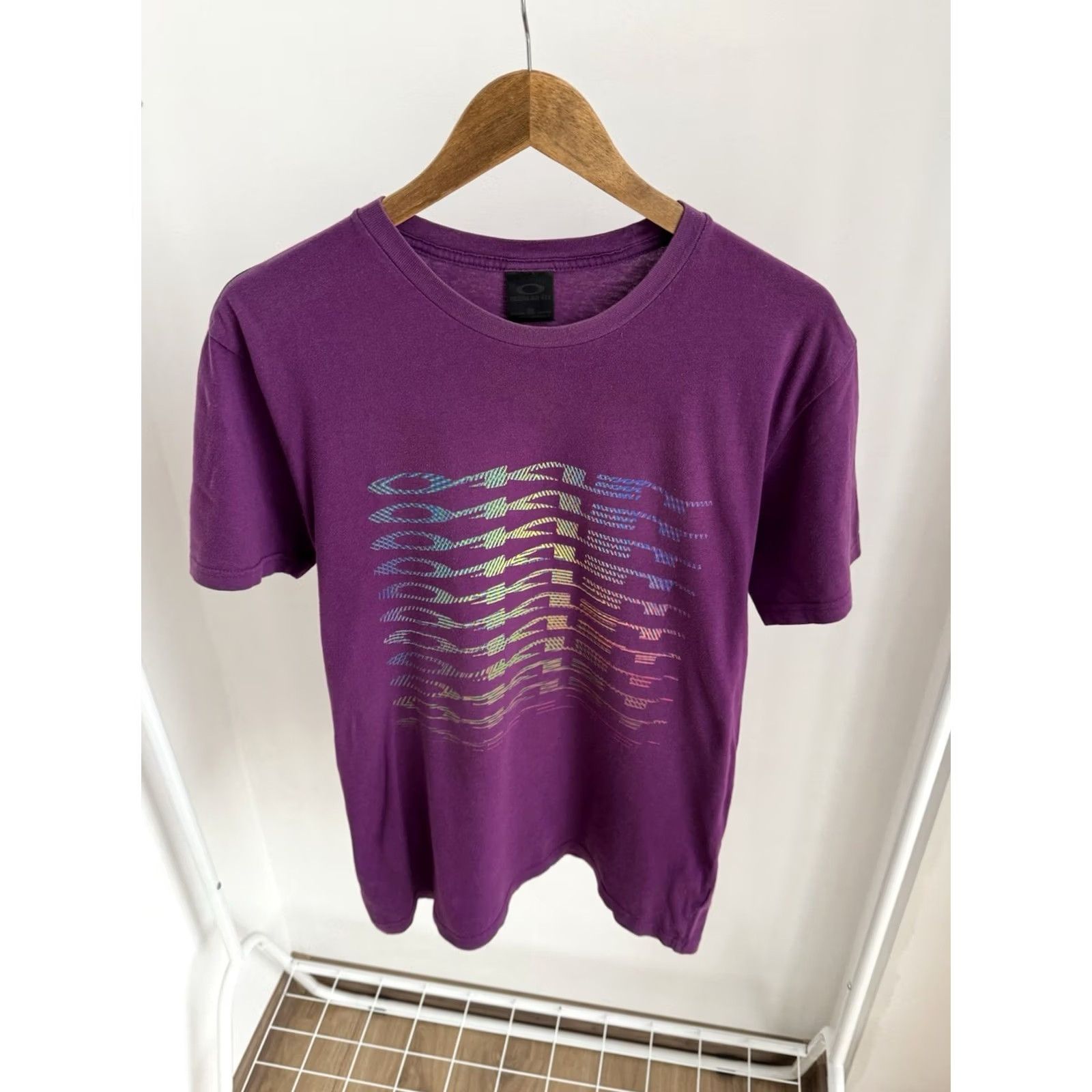 Oakley VINTAGE Oakley Logo Purple T Shirt M Men Shirt Mens 90s Vintage Graphic Print Cotton Short Sleeve Casual Streetwear Size US M / EU 48-50 / 2 - 3 Thumbnail