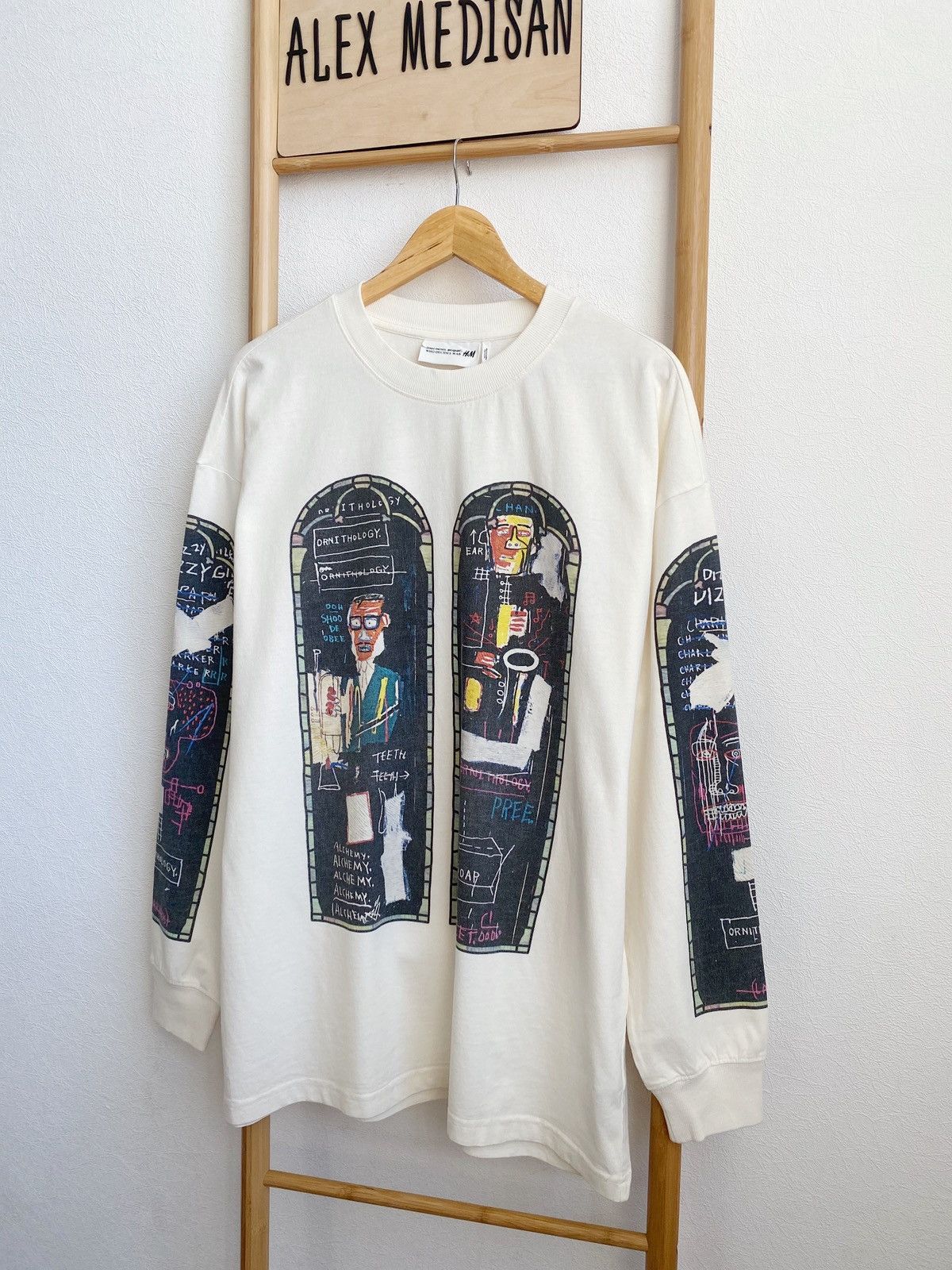 H&M × Jean-Michel Basquiat × Who Decides War WHO DECIDES WAR x BASQUIAT x H&M LONG SLEEVE RELAXED T-SHIRT Size US M / EU 48-50 / 2 - 4 Thumbnail