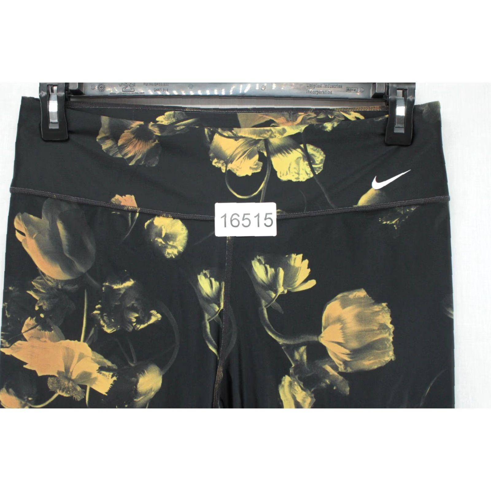 Nike Nike Women’s XL Black & Yellow Floral All Over Rose Prints Activewear Legging Shirt? Size 40" / US 18 - 8 Thumbnail