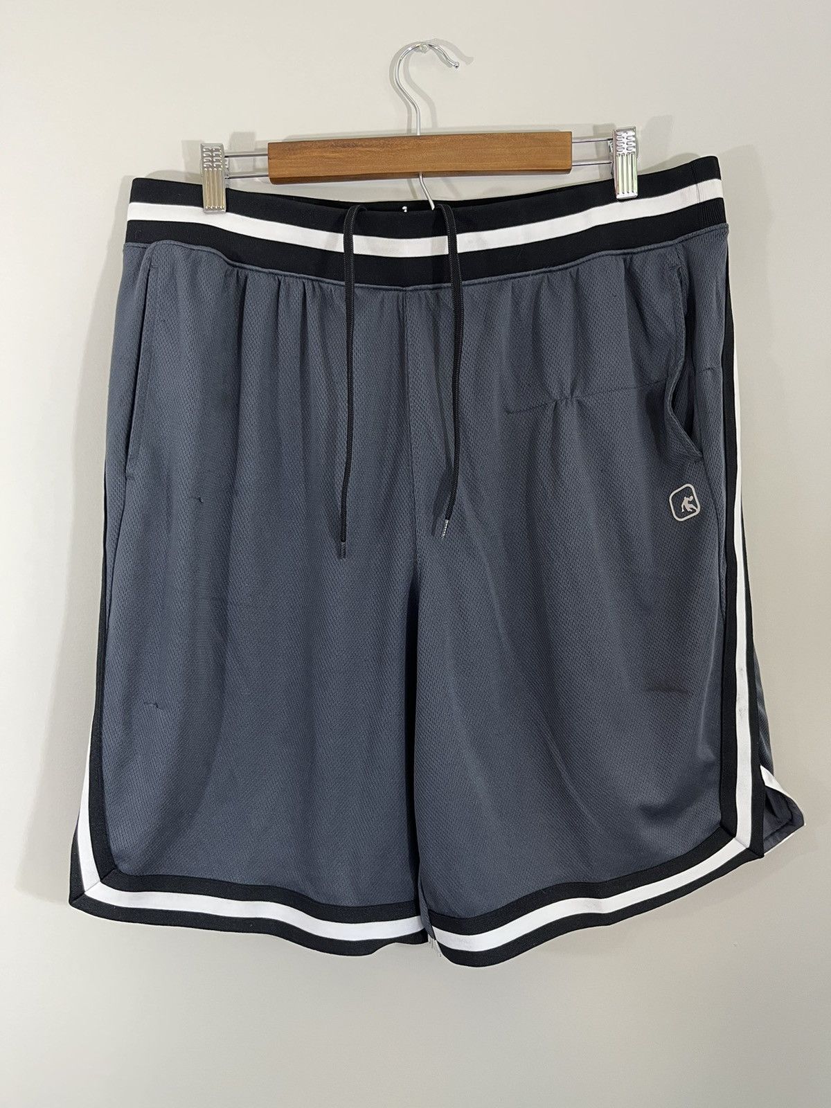 Vintage Vintage AND1 Distressed Y2K Basketball Shorts Size XL Size US 36 / EU 52 - 1 Thumbnail