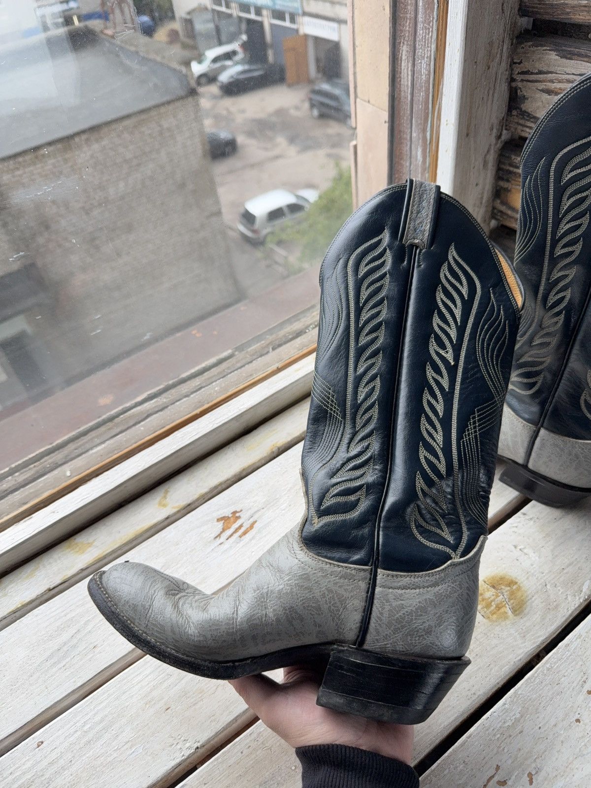 Tony Lama 00s Tony Lama M8119 Gray Navy Leather Cowboy Boots 7 R USA Size US 7 / EU 40 - 7 Thumbnail