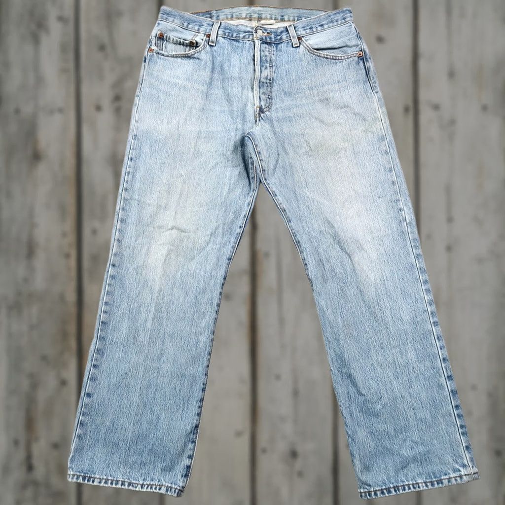 Levi's VINTAGE Levis 501 Jeans Mens 35x30 Light Wash Blue Denim Button Fly Original Fit Size US 35 - 1 Thumbnail