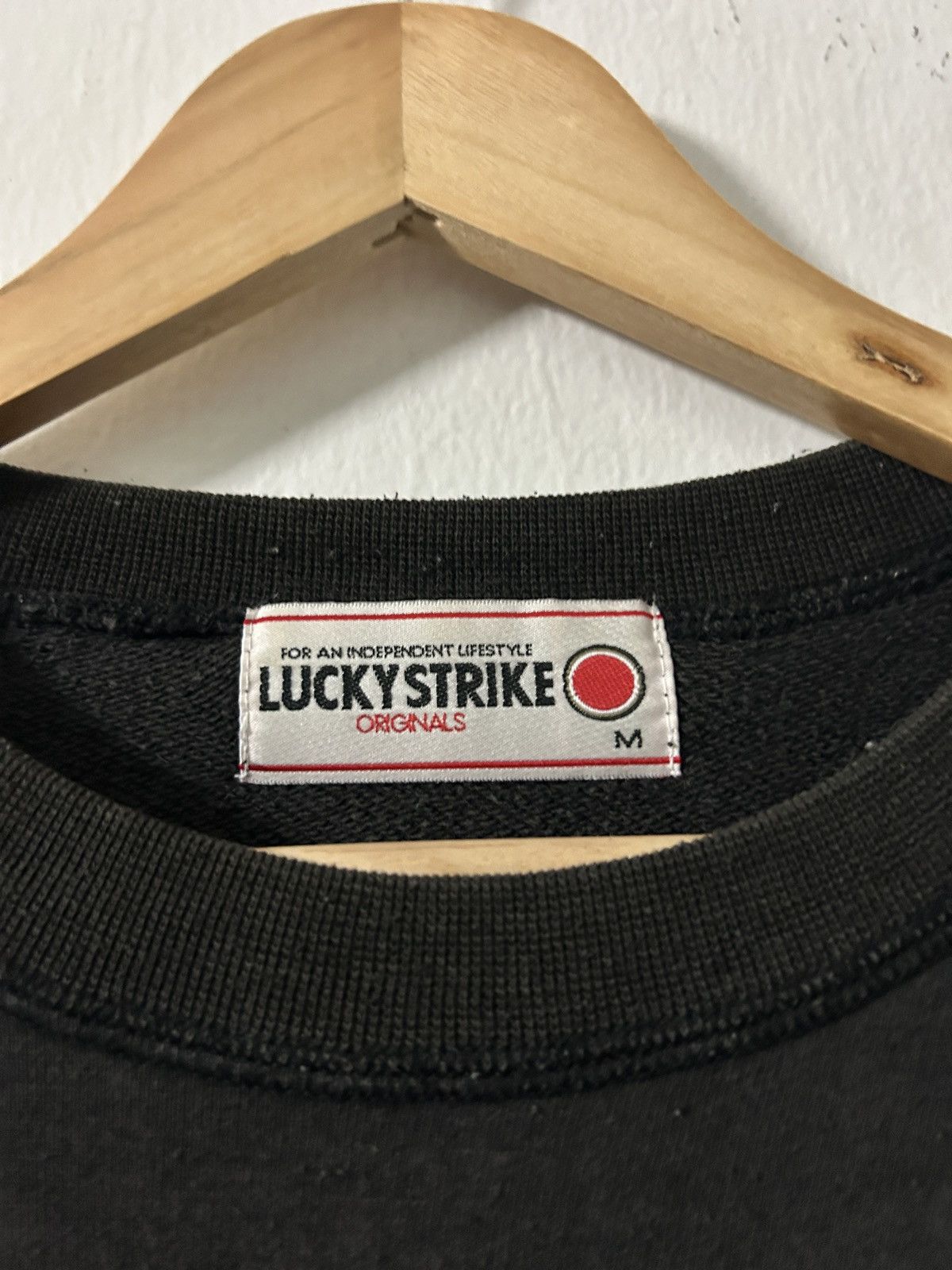 Japanese Brand × Vintage Vintage Lucky Strike Crewneck Motorsport Brand Size US L / EU 52-54 / 3 - 5 Thumbnail
