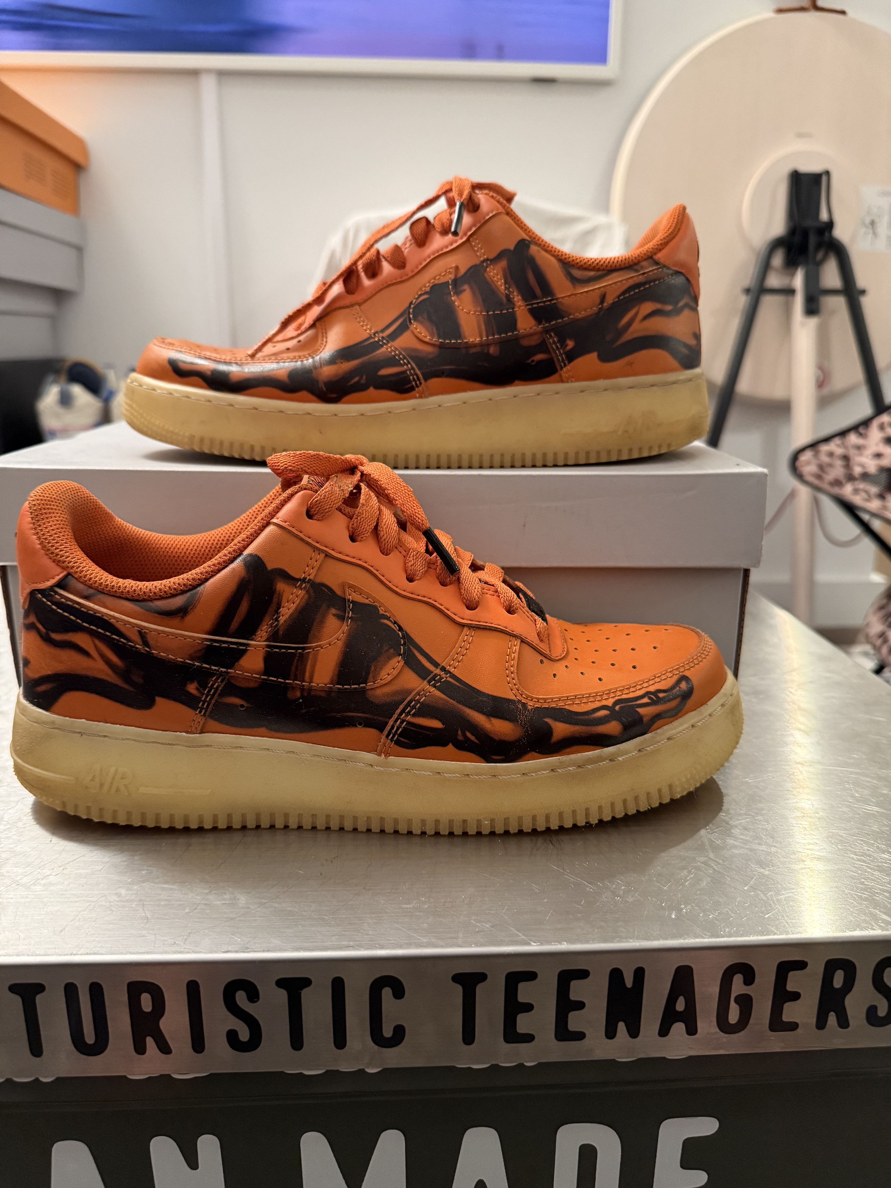 Nike 2020 Nike Air Force 1 Low Orange Skeleton Halloween Size US 8.5 / EU 41-42 - 1 Thumbnail