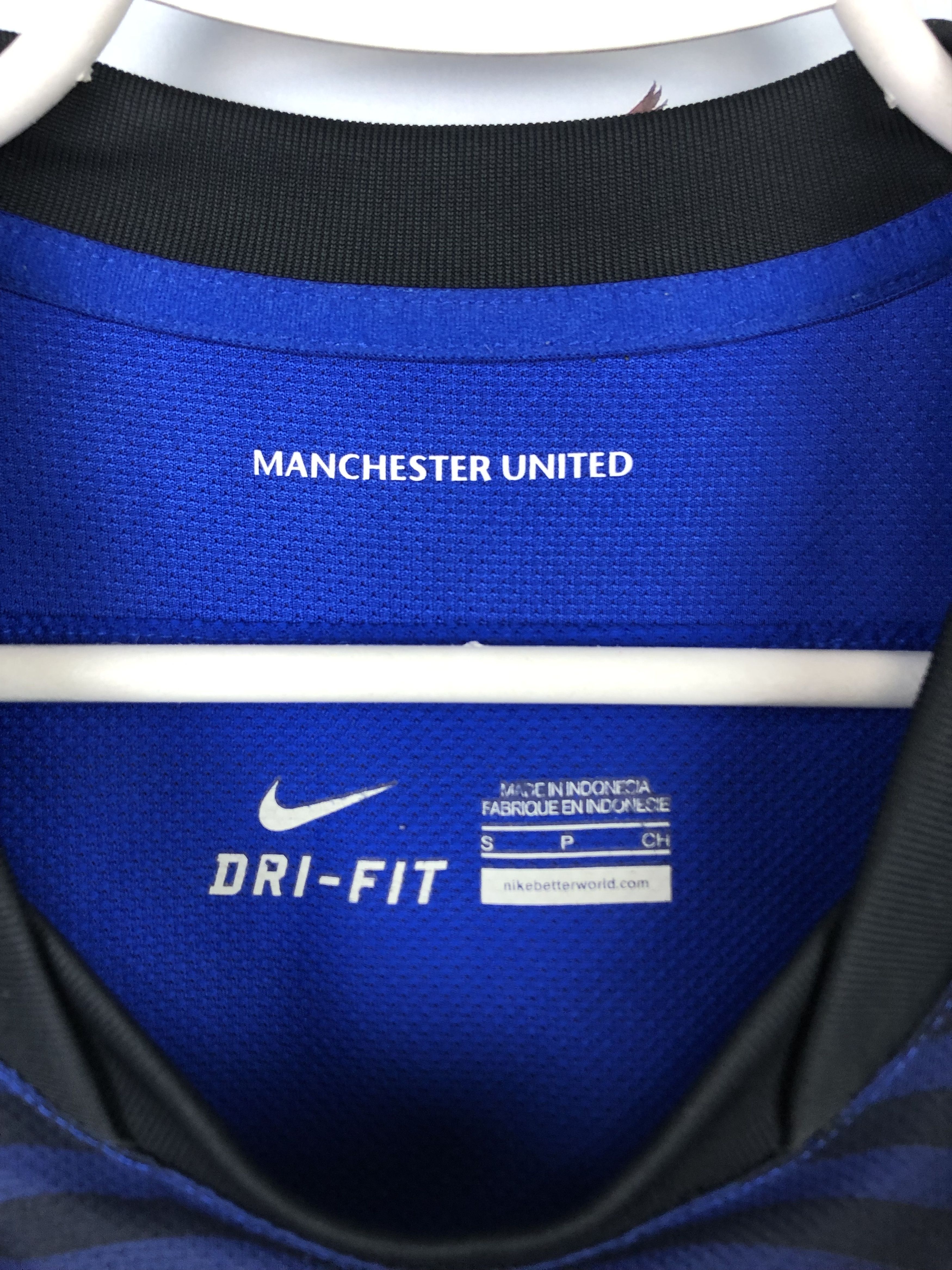 Nike Manchester United football shirt 2011 Soccer Nike Jersey Size US S / EU 44-46 / 1 - 5 Thumbnail