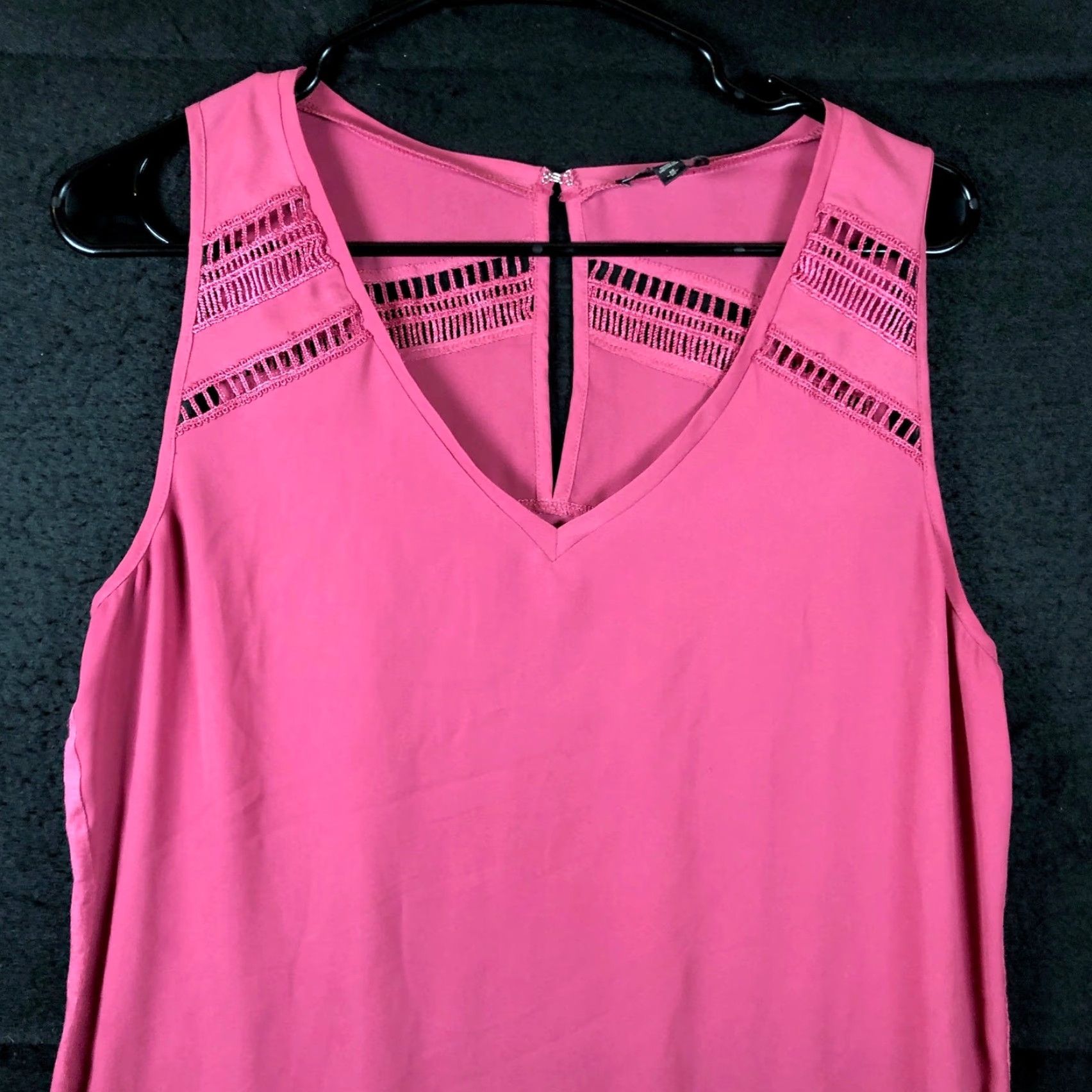 Express Express Blouse Sleeveless V-Neck Berry Pink M Medium Women Wet? Size M / US 6-8 / IT 42-44 - 2 Thumbnail