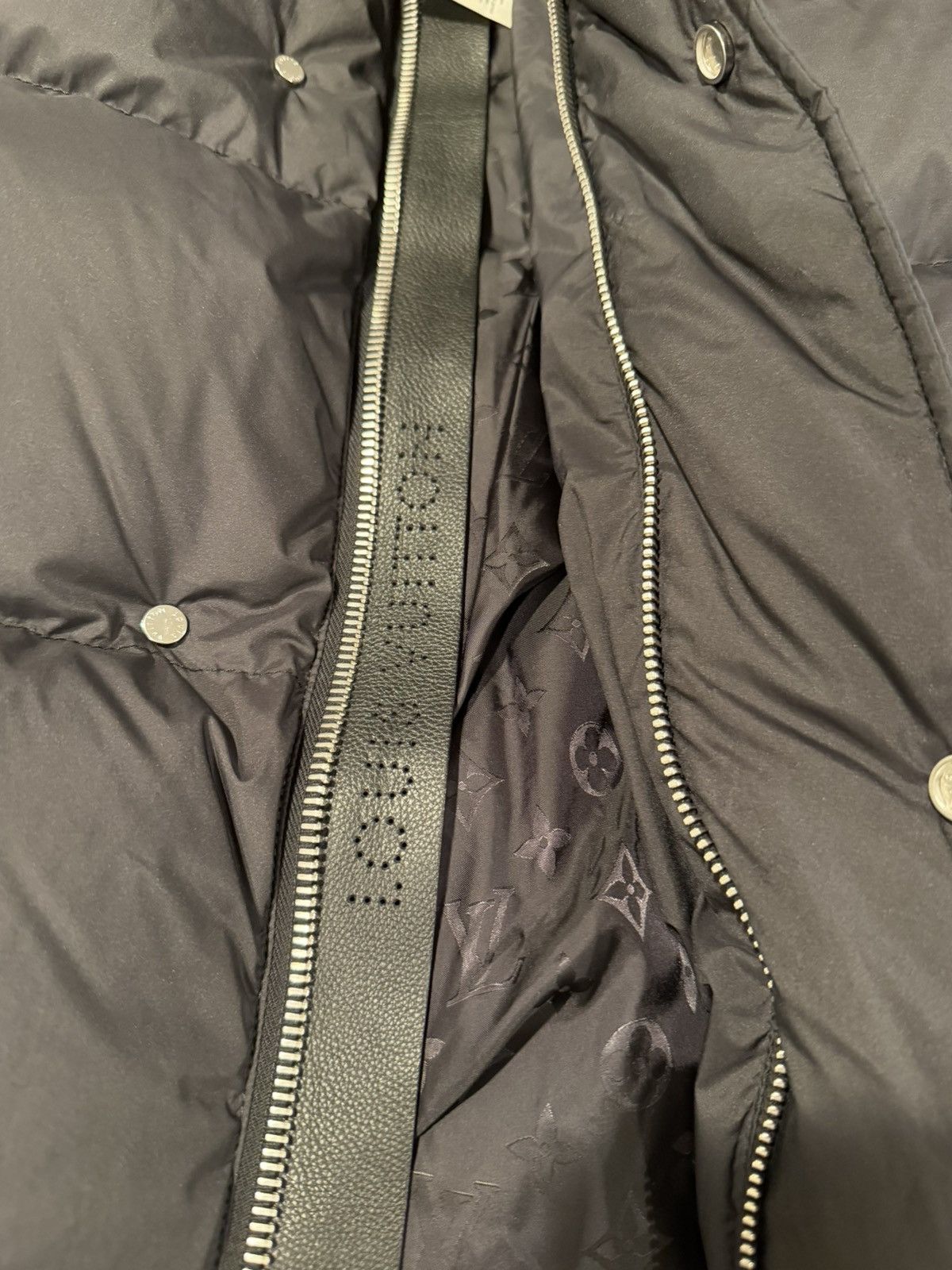 Louis Vuitton Louis Vuitton mens down jacket. 52/42 Size US L / EU 52-54 / 3 - 8 Thumbnail