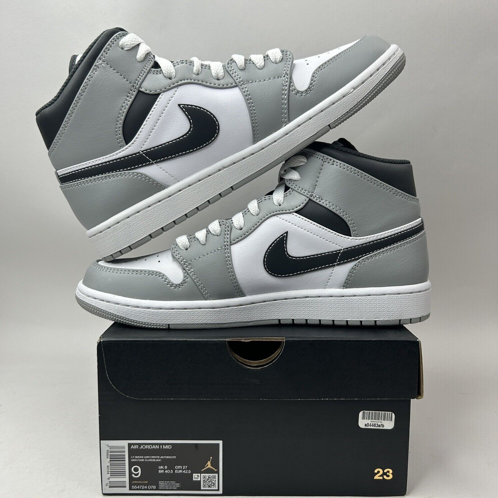 Nike Nike Air Jordan 1 Mid “Light Smoke Grey/Anthracite” 2023 Size US 9 / EU 42 - 3 Thumbnail