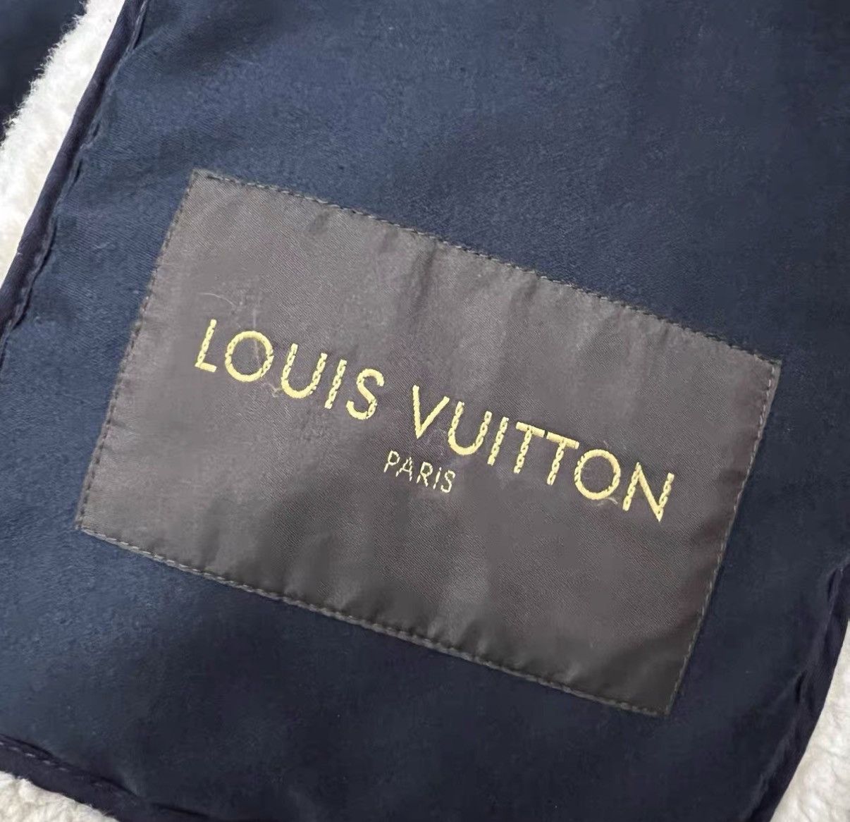 Louis Vuitton Louis Vuitton Navy Two-in-One Long Coat J41 Size US XL / EU 56 / 4 - 3 Thumbnail