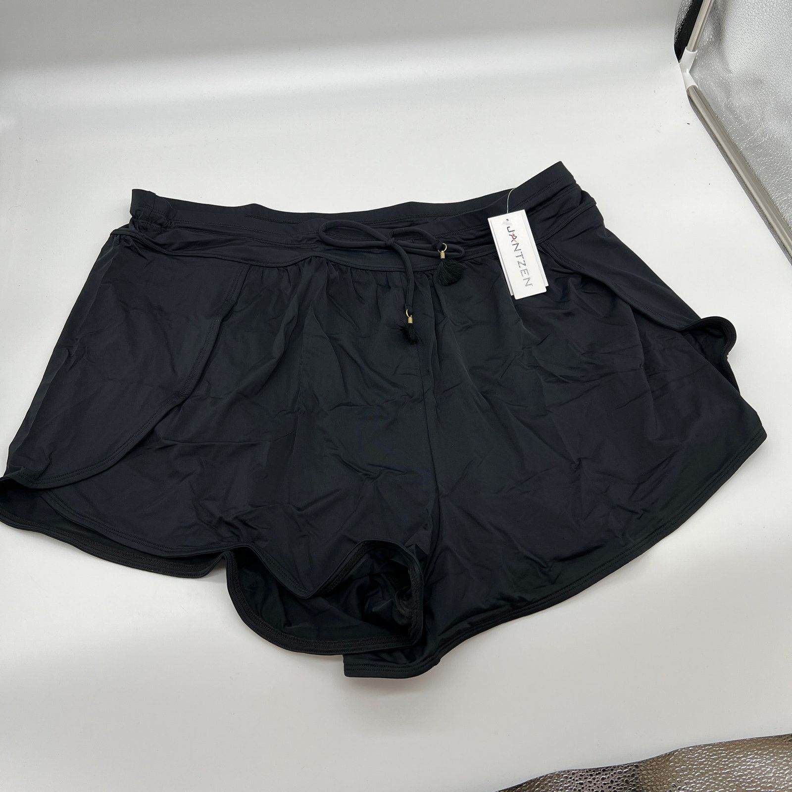 Jantzen Jantzen Cover-Up Swim Over-Short Black Size Plus 18 Size 40" / US 18 - 1 Thumbnail