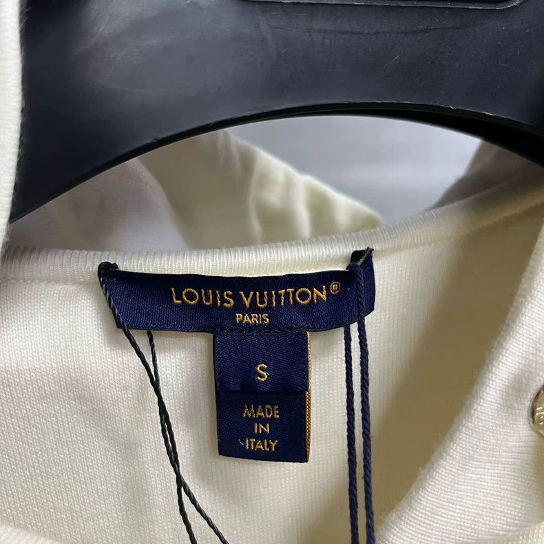Louis Vuitton Louis Vuitton 25 new beige hooded drawstring zip drop shou Size US S / EU 44-46 / 1 - 2 Thumbnail