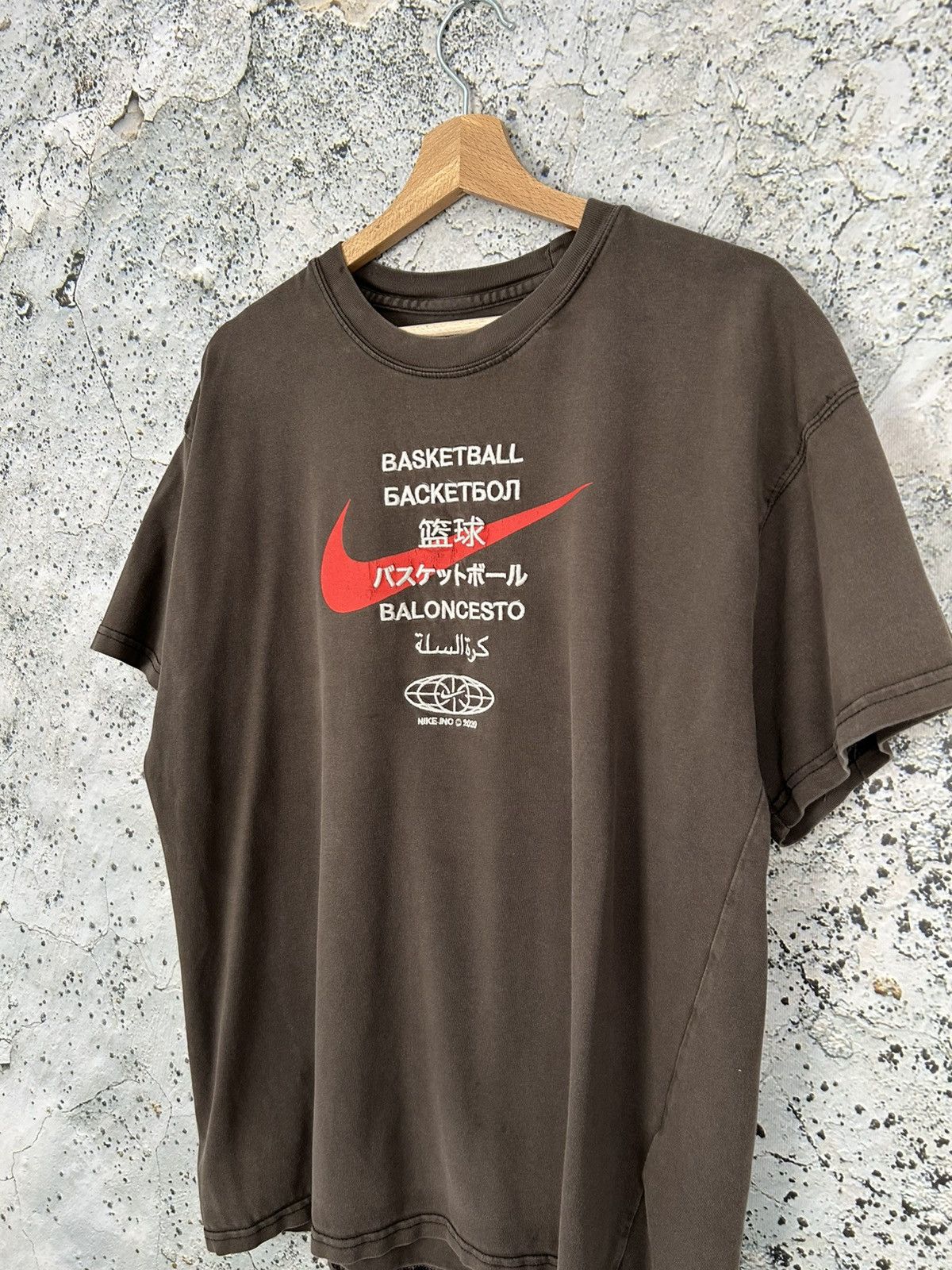 Nike Nike Swoosh Brown Tee Basketball Embroidered Logo Hype Skate Size US M / EU 48-50 / 2 - 2 Thumbnail