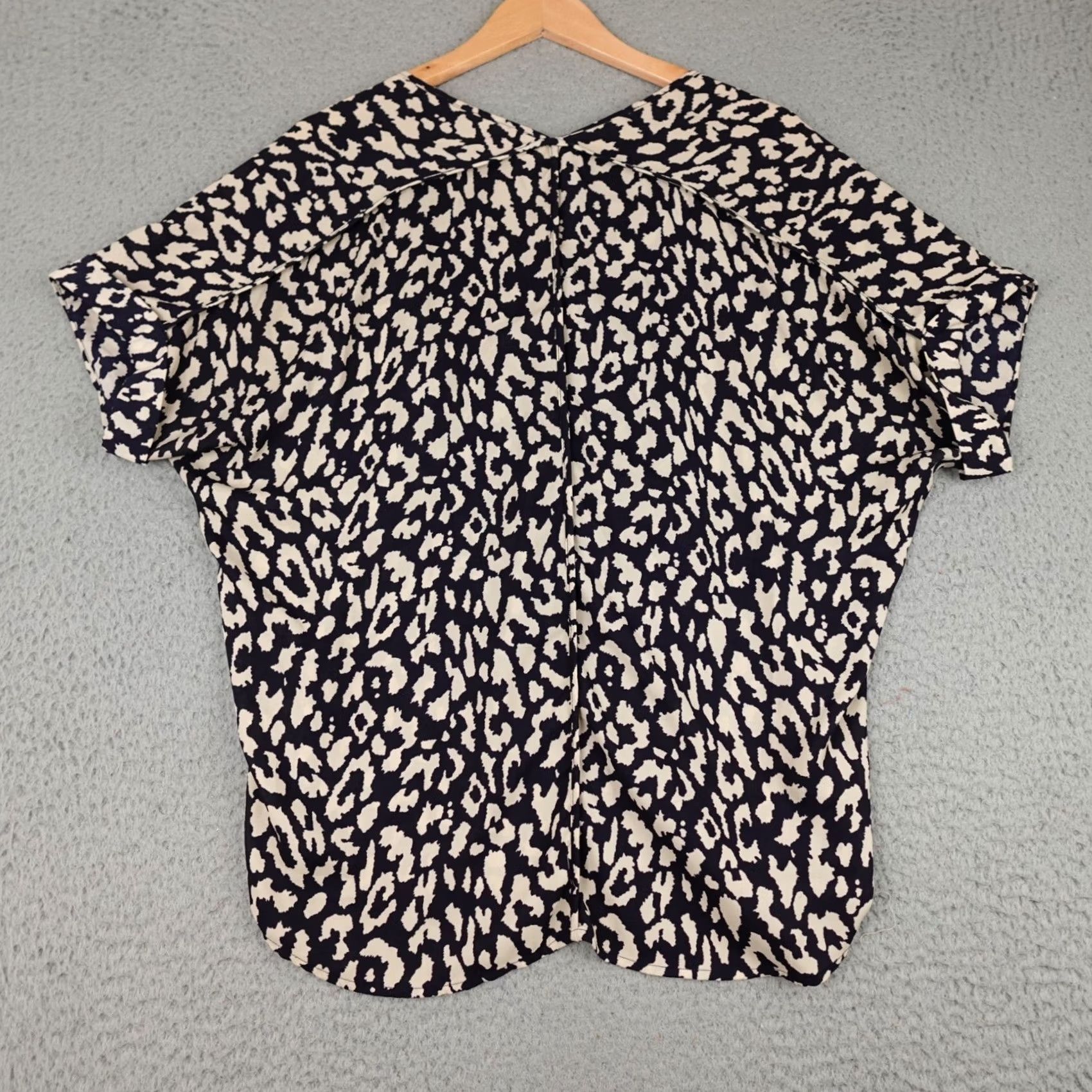 Vintage Lush Shirt Womens Medium Blue White Leopard Animal Print V Neck Lightweight Blouse Casual Womens M Blue Leopard 90s? Size M / US 6-8 / IT 42-44 - 6 Thumbnail