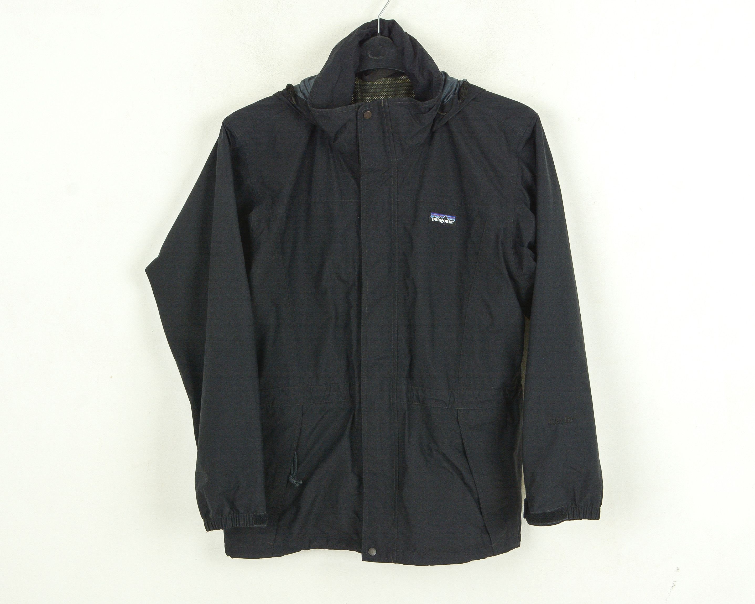 Gore-Tex Vintage 2000s Men's S rainproof jacket coat parka