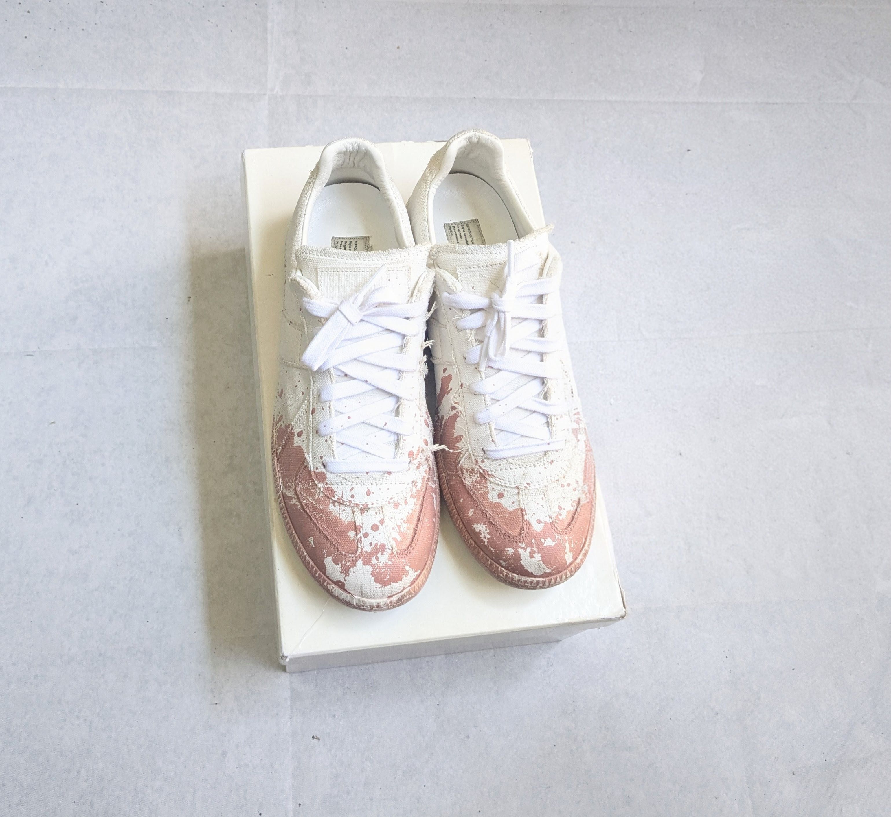 Maison Margiela Maison Margiela Replica GAT White Pink Paint Splatter 8 41 Size US 8 / EU 41 - 1 Thumbnail