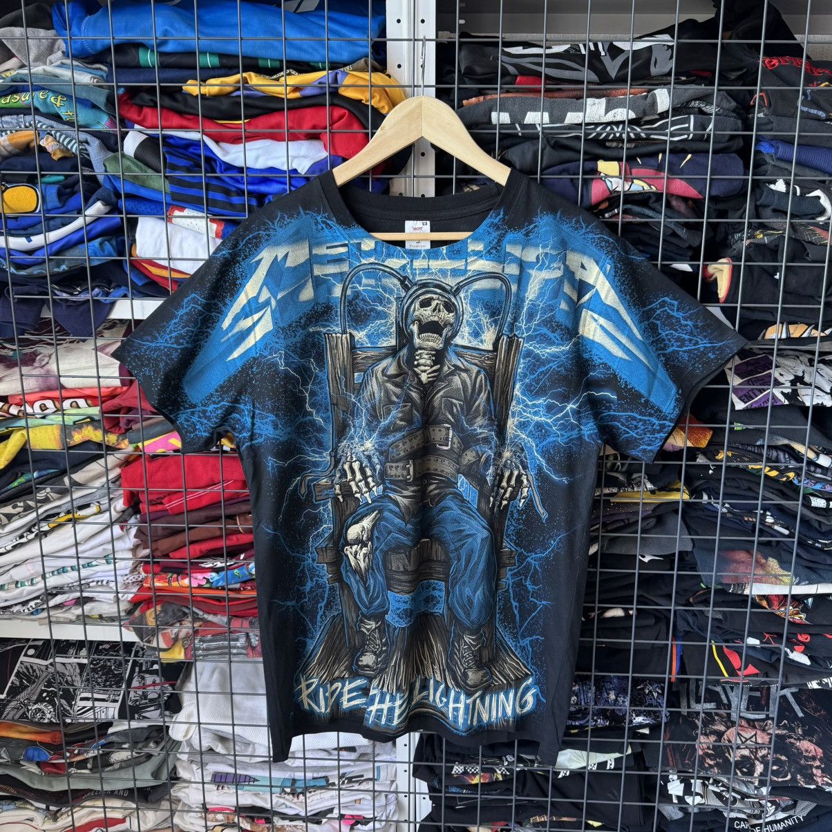 Band Tees Metallica Ride The Lightning Hot Rock AOP Band T-shirt Size US M / EU 48-50 / 2 - 1 Thumbnail
