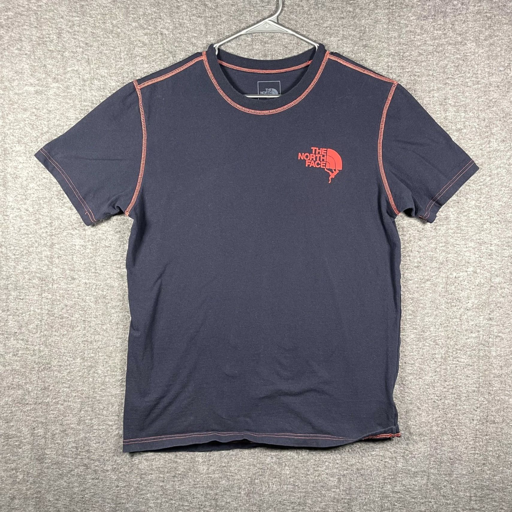 The North Face The North Face Shirt Mens M Navy Blue Red Climber Logo Tee Hanging Man Size US M / EU 48-50 / 2 - 2 Thumbnail