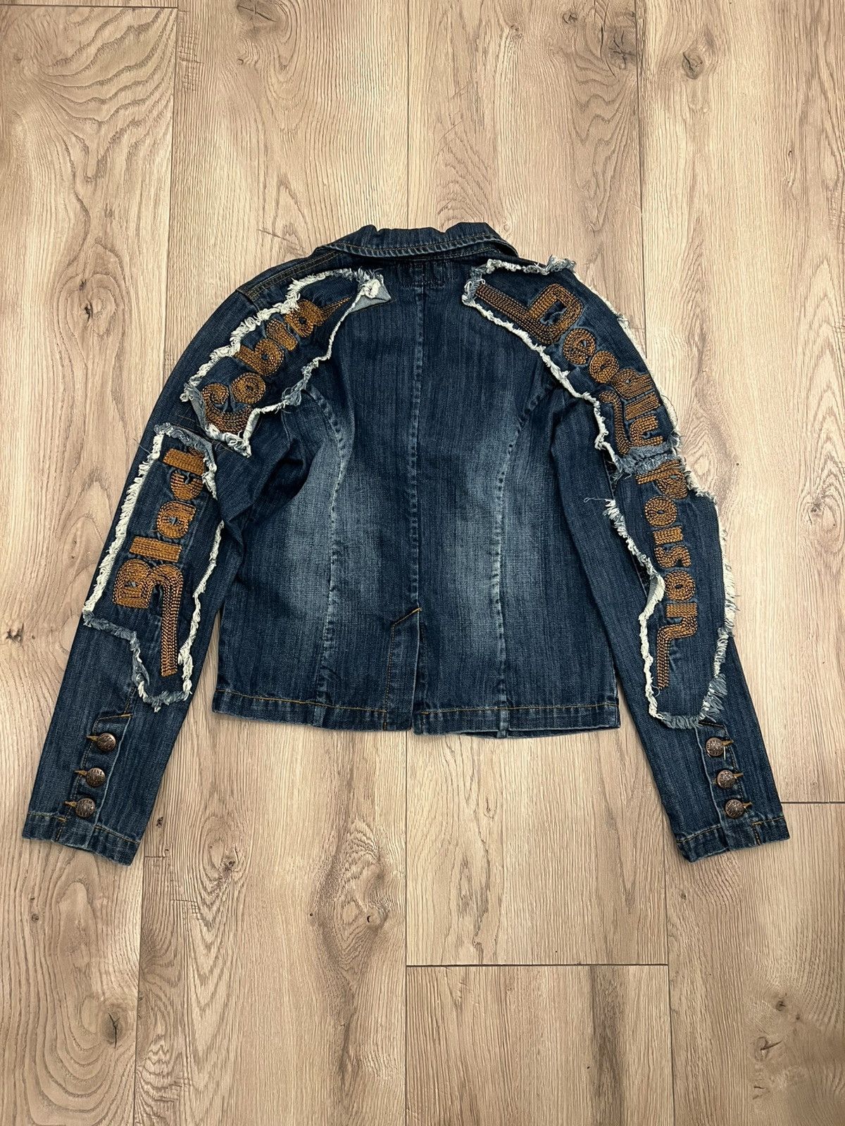 CINQUE Edgy Cinque Distressed Denim Jacket with Cobra Embroidery Size XS / US 0-2 / IT 36-38 - 3 Thumbnail