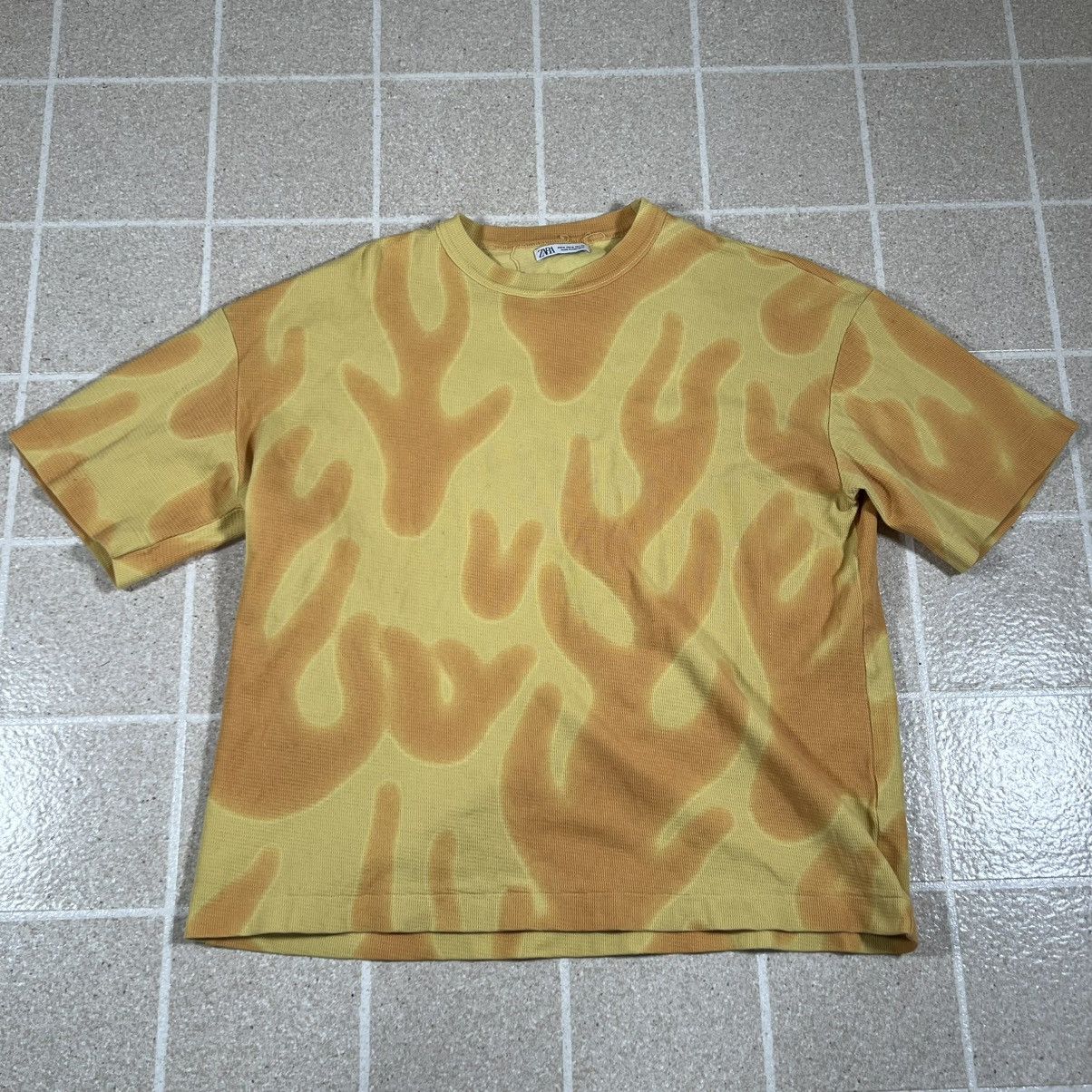 Zara Zara Yellow Orange All Over Print Flame Camo Tshirt Size M Size US M / EU 48-50 / 2 - 1 Thumbnail